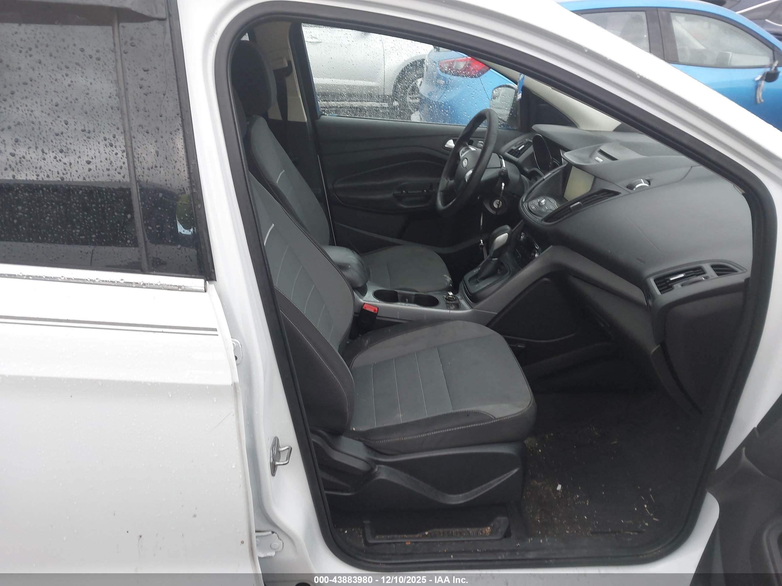 FORD ESCAPE image 5