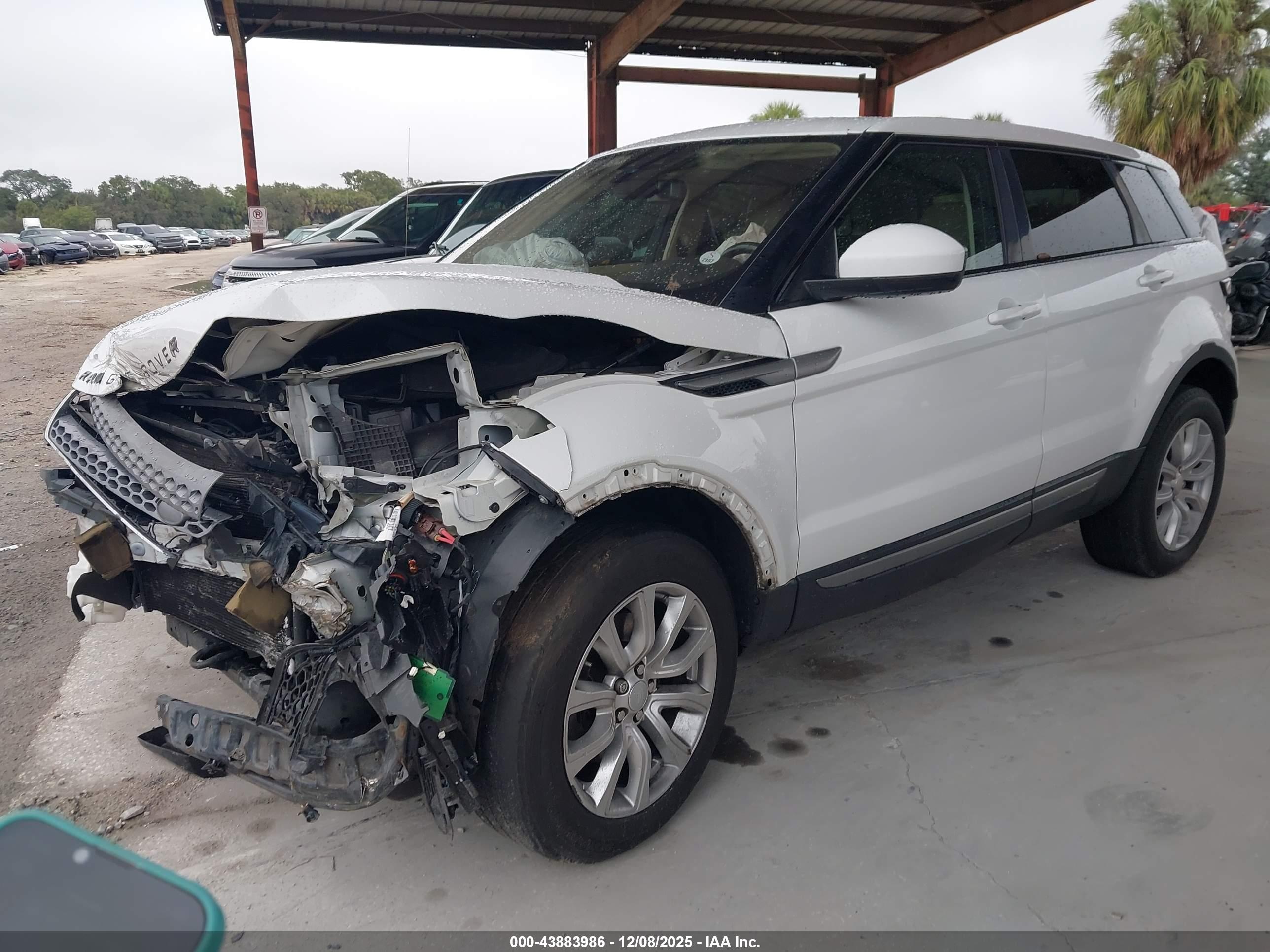 LAND ROVER image 2