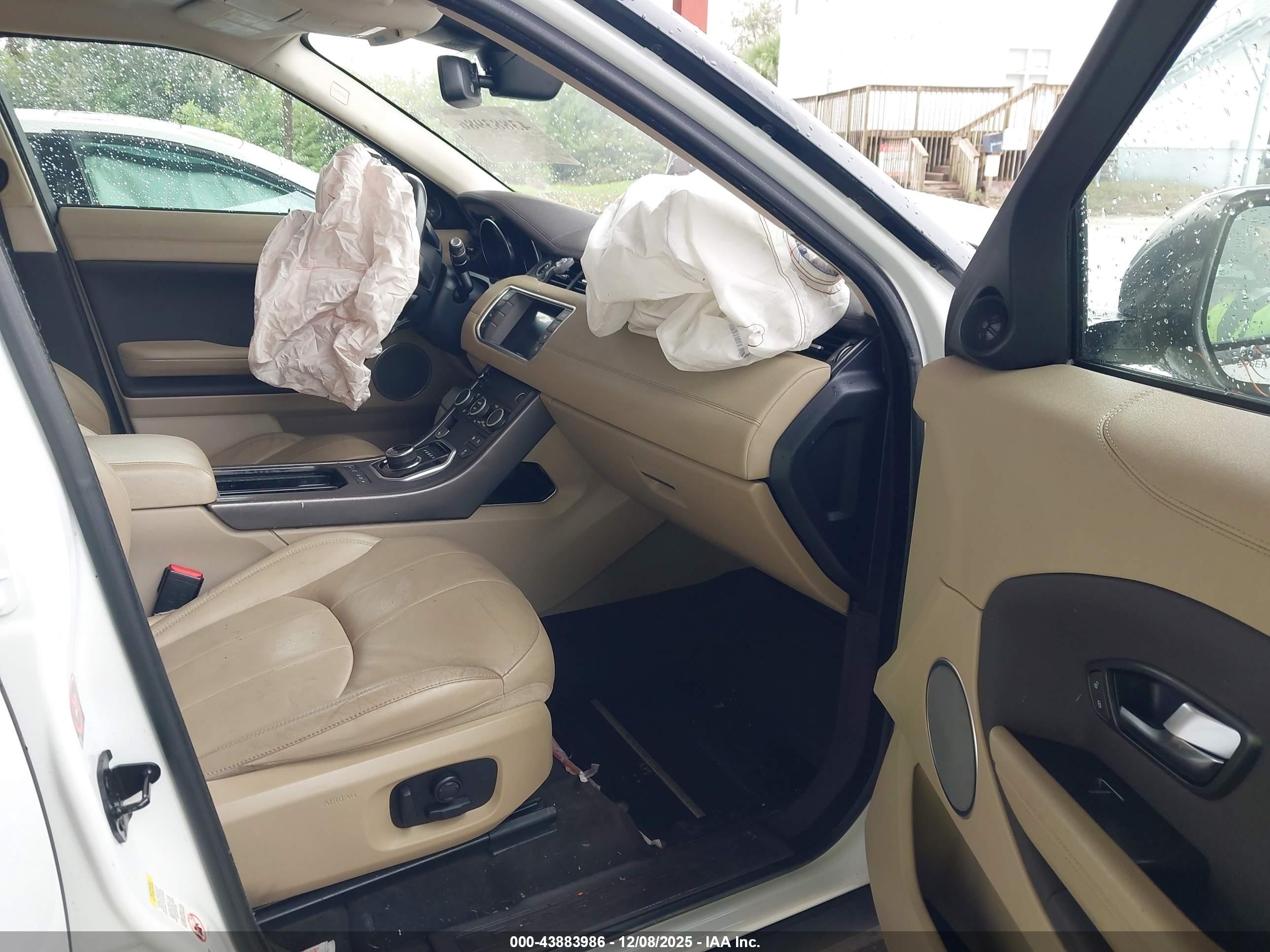 LAND ROVER image 5