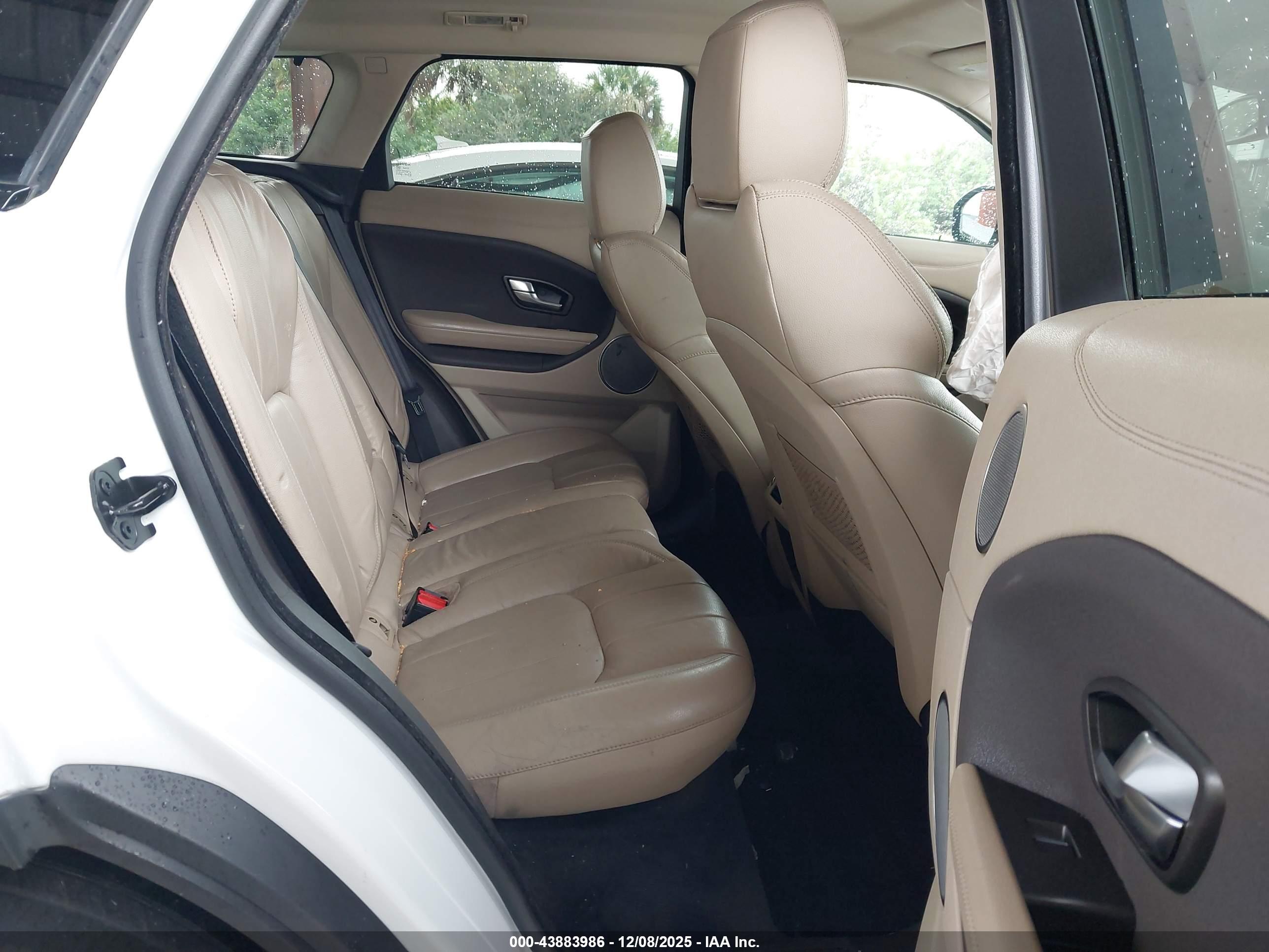 LAND ROVER image 8