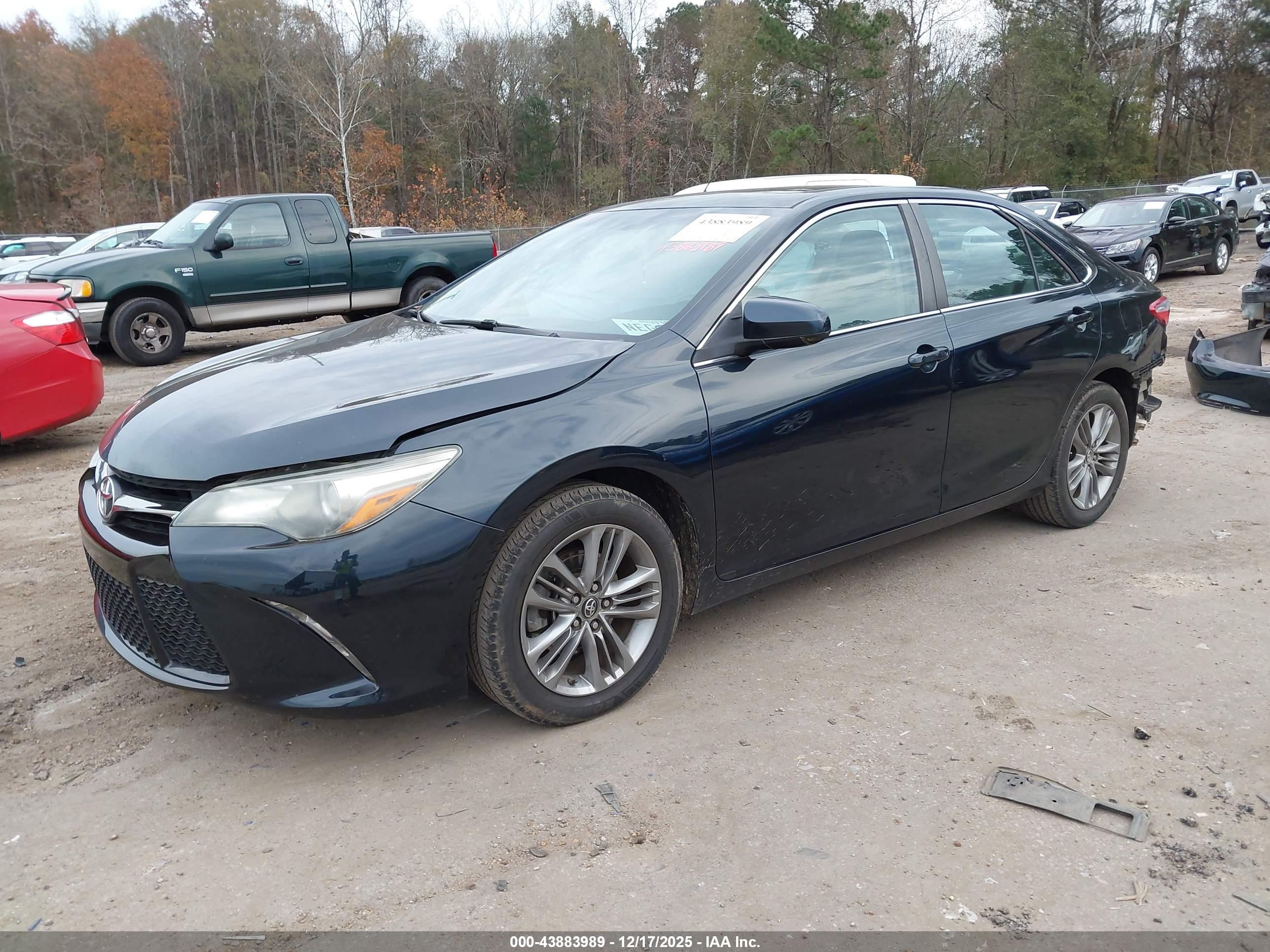 TOYOTA CAMRY image 2