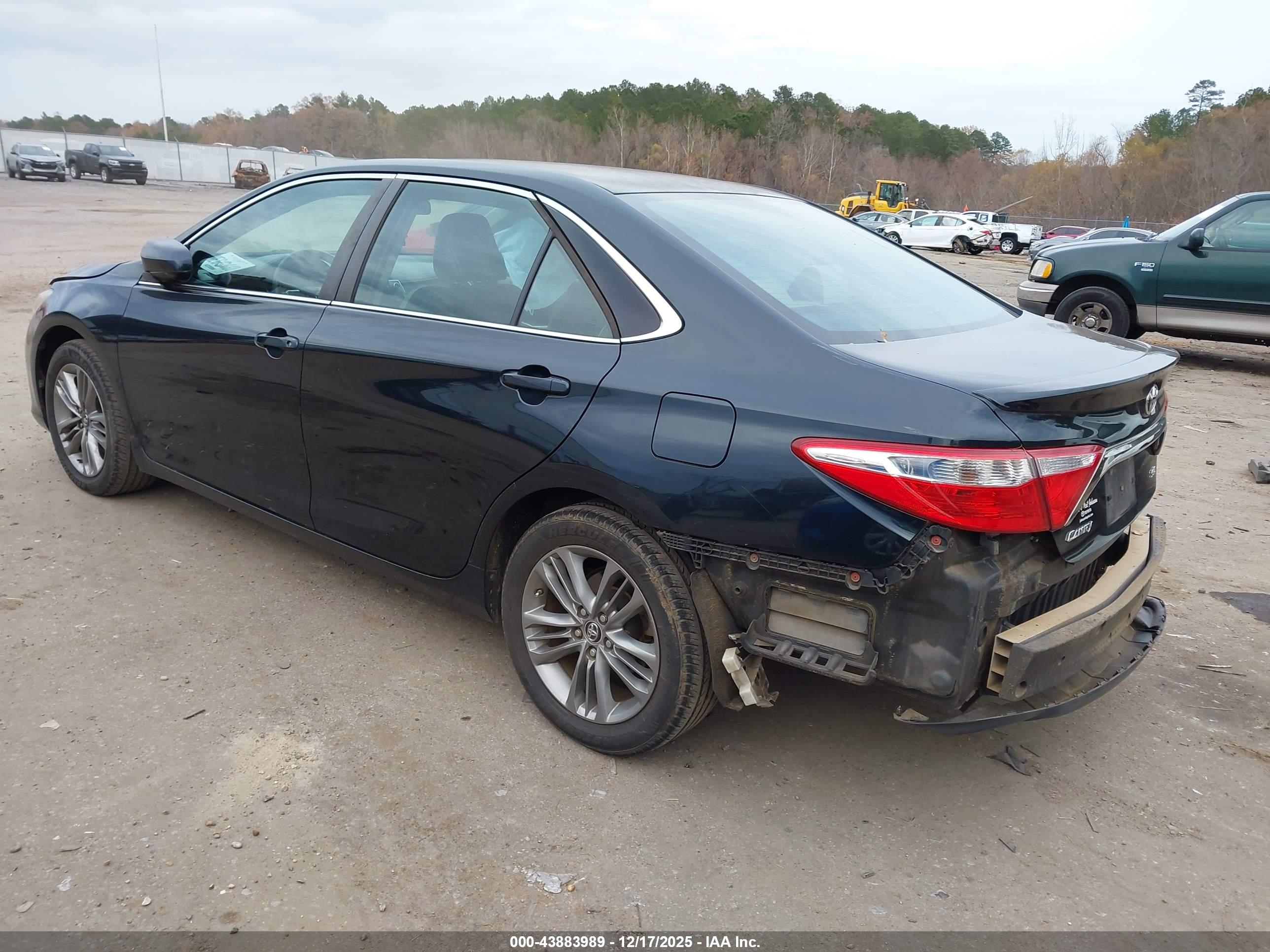 TOYOTA CAMRY image 3