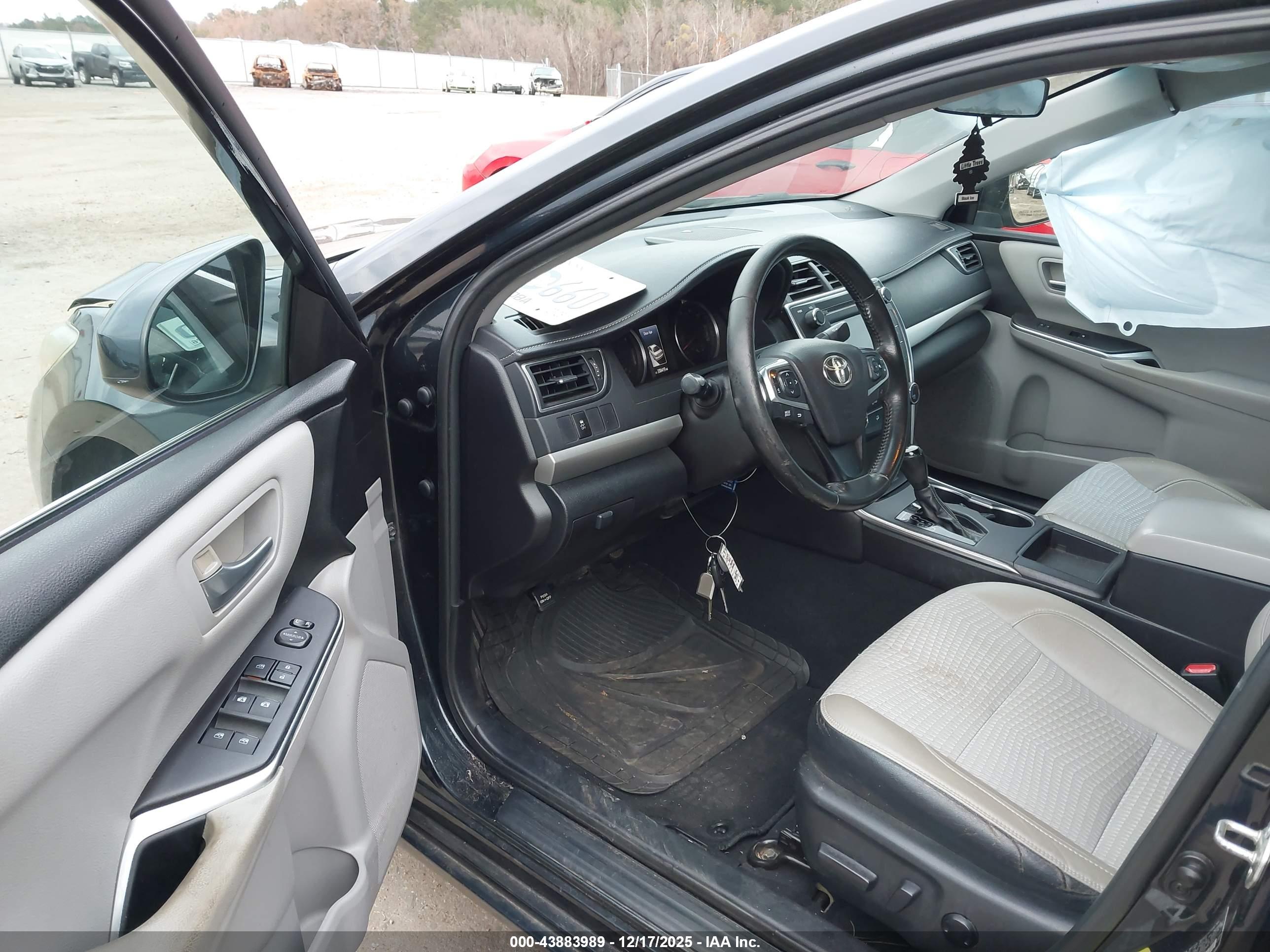 TOYOTA CAMRY image 5