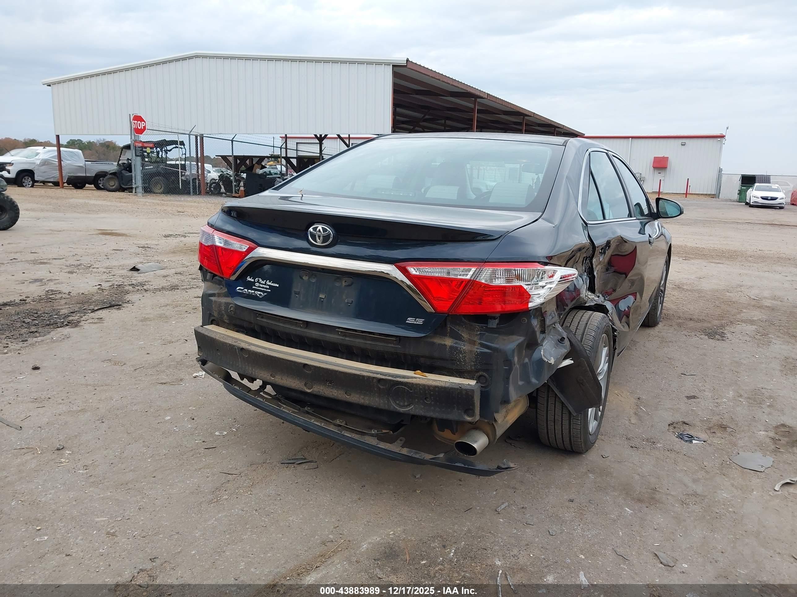 TOYOTA CAMRY image 6