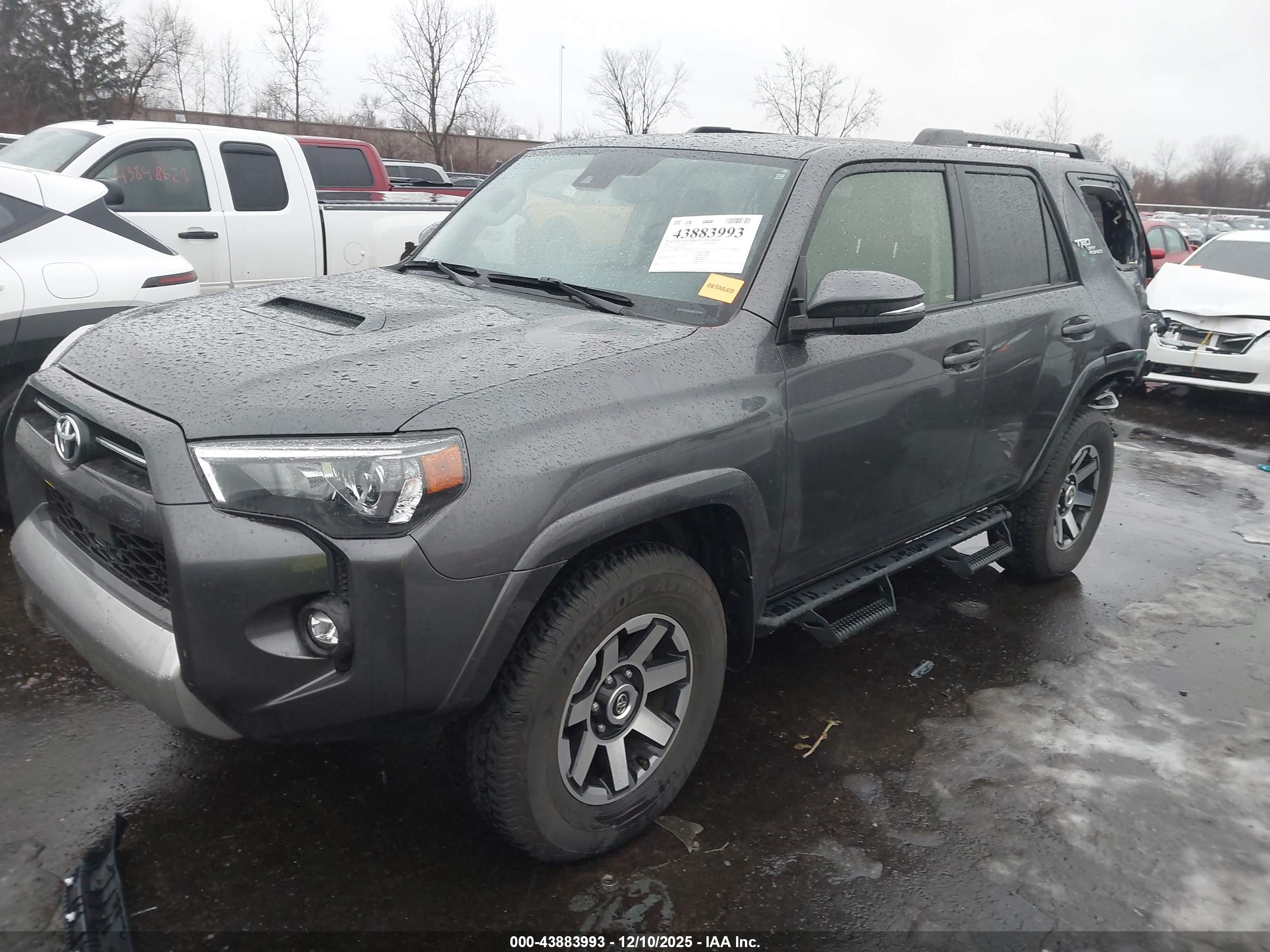 TOYOTA 4RUNNER image 2