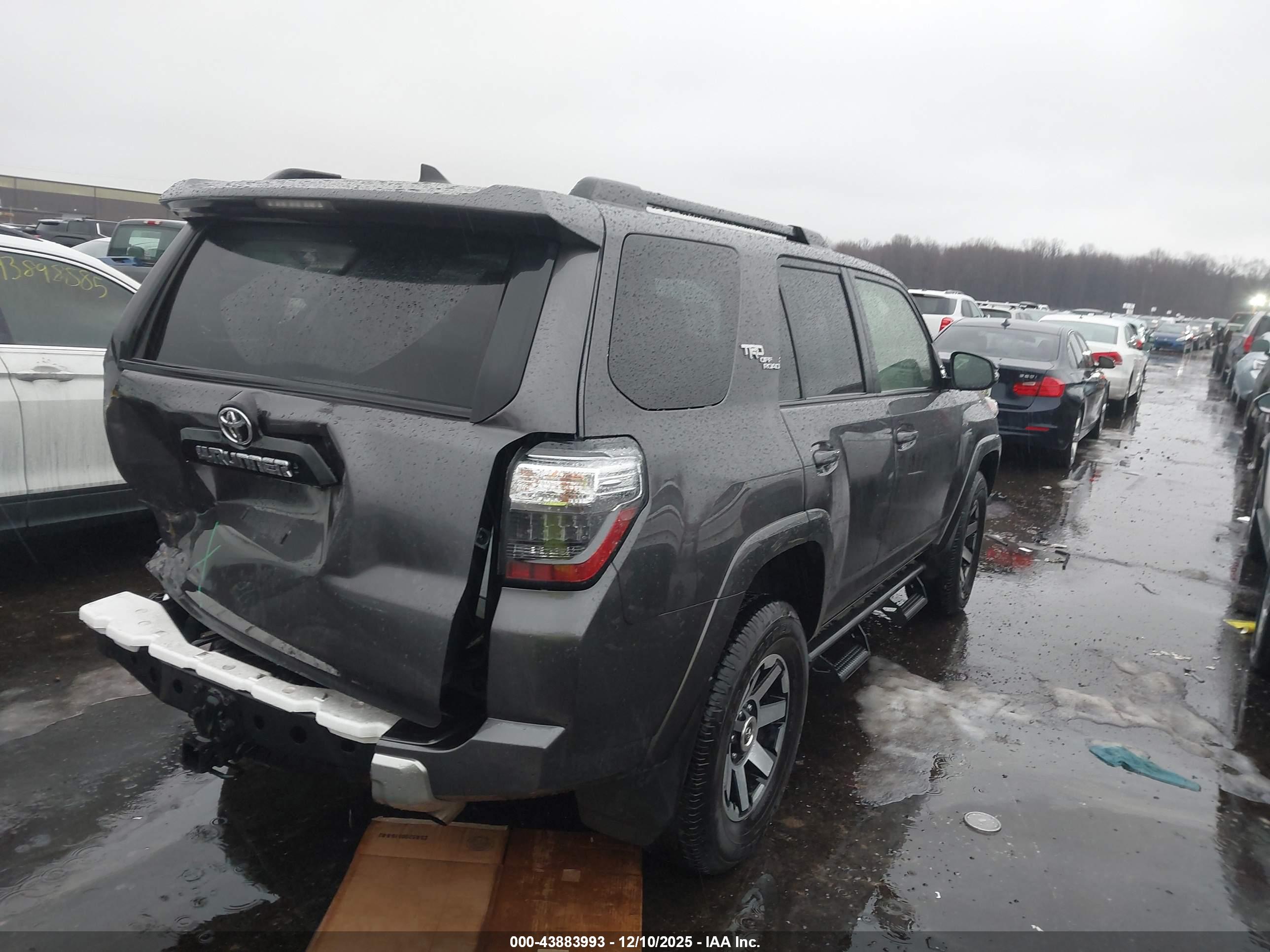 TOYOTA 4RUNNER image 4
