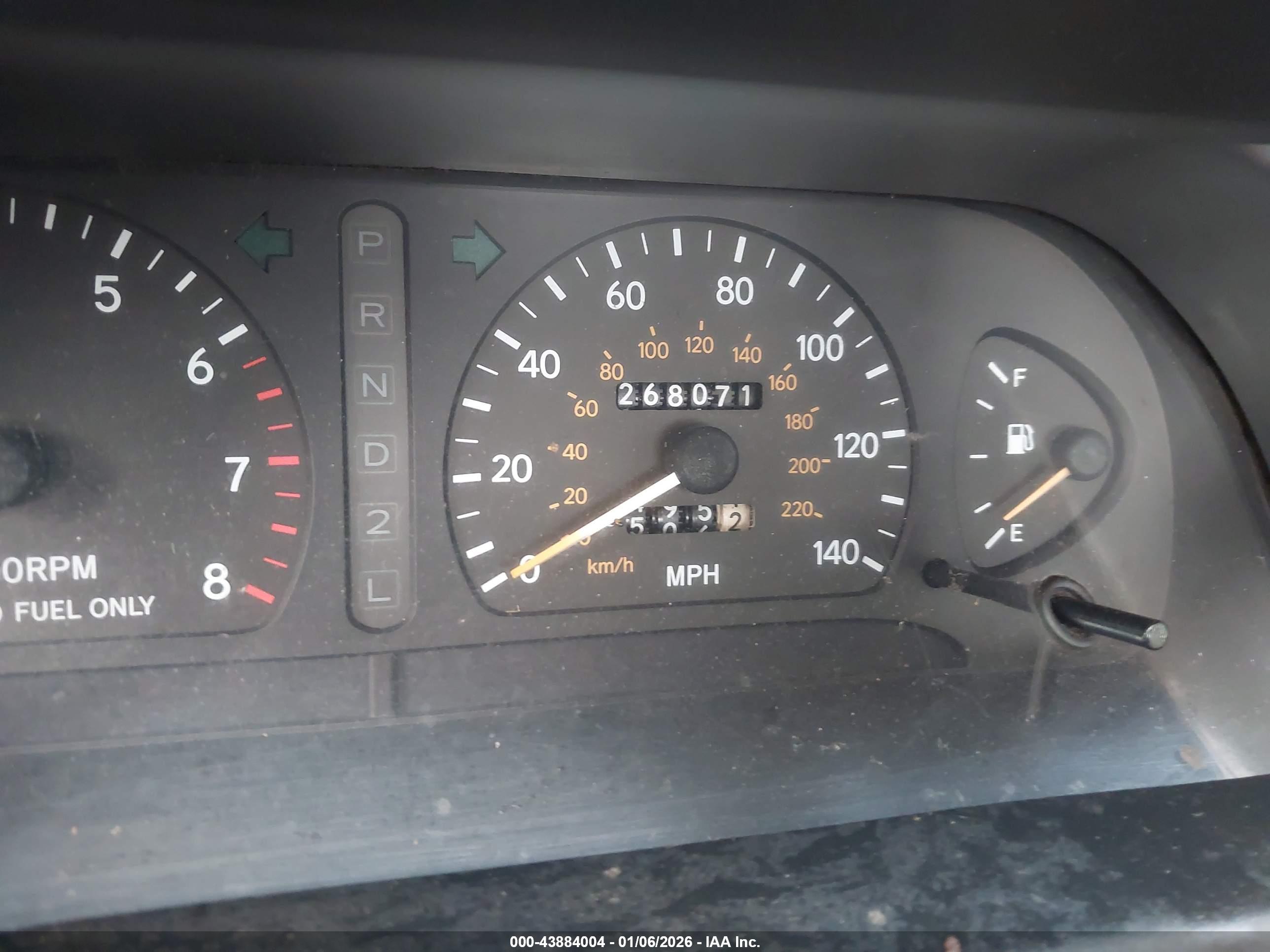 TOYOTA AVALON image 7