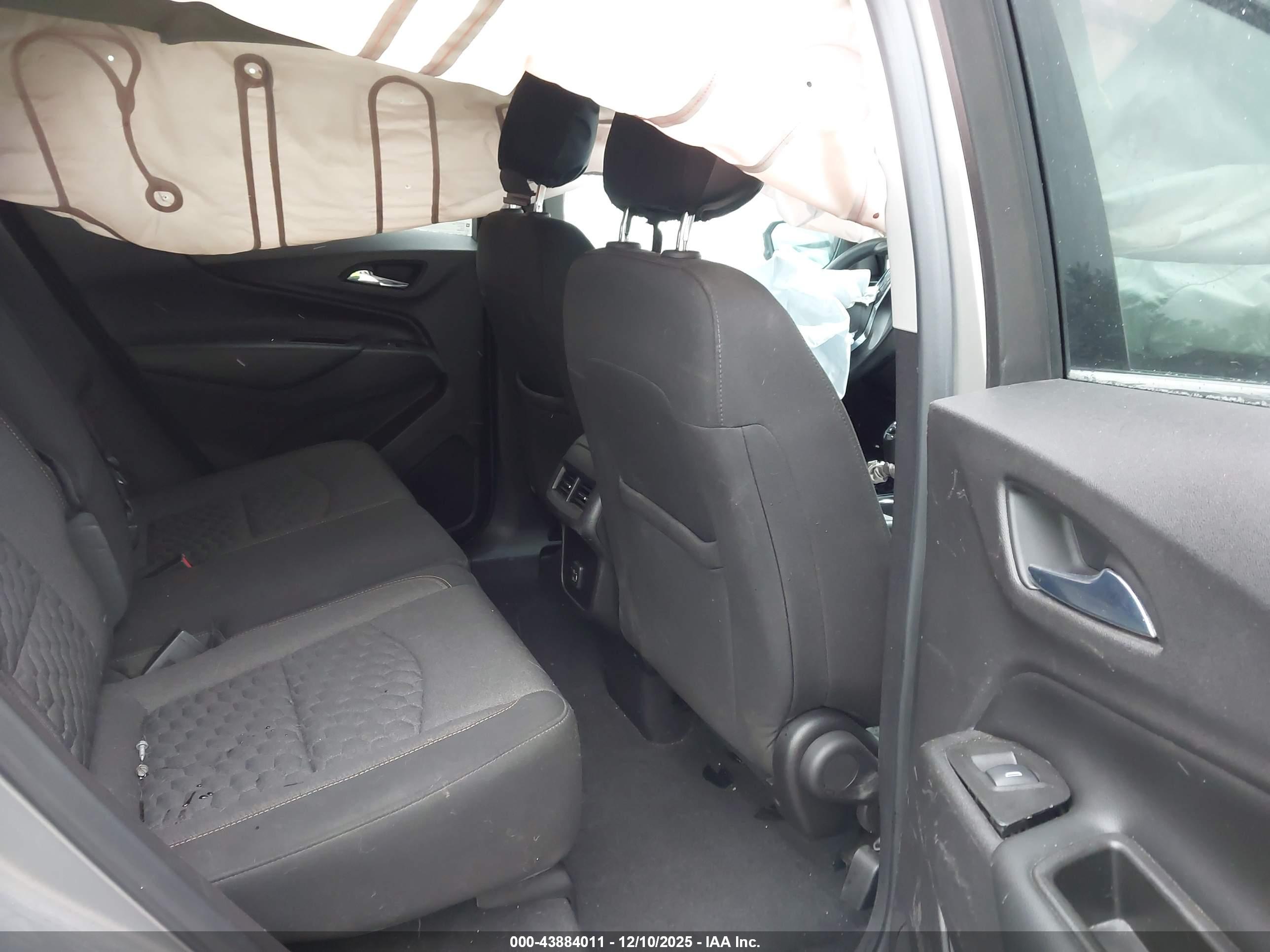 CHEVROLET EQUINOX image 8