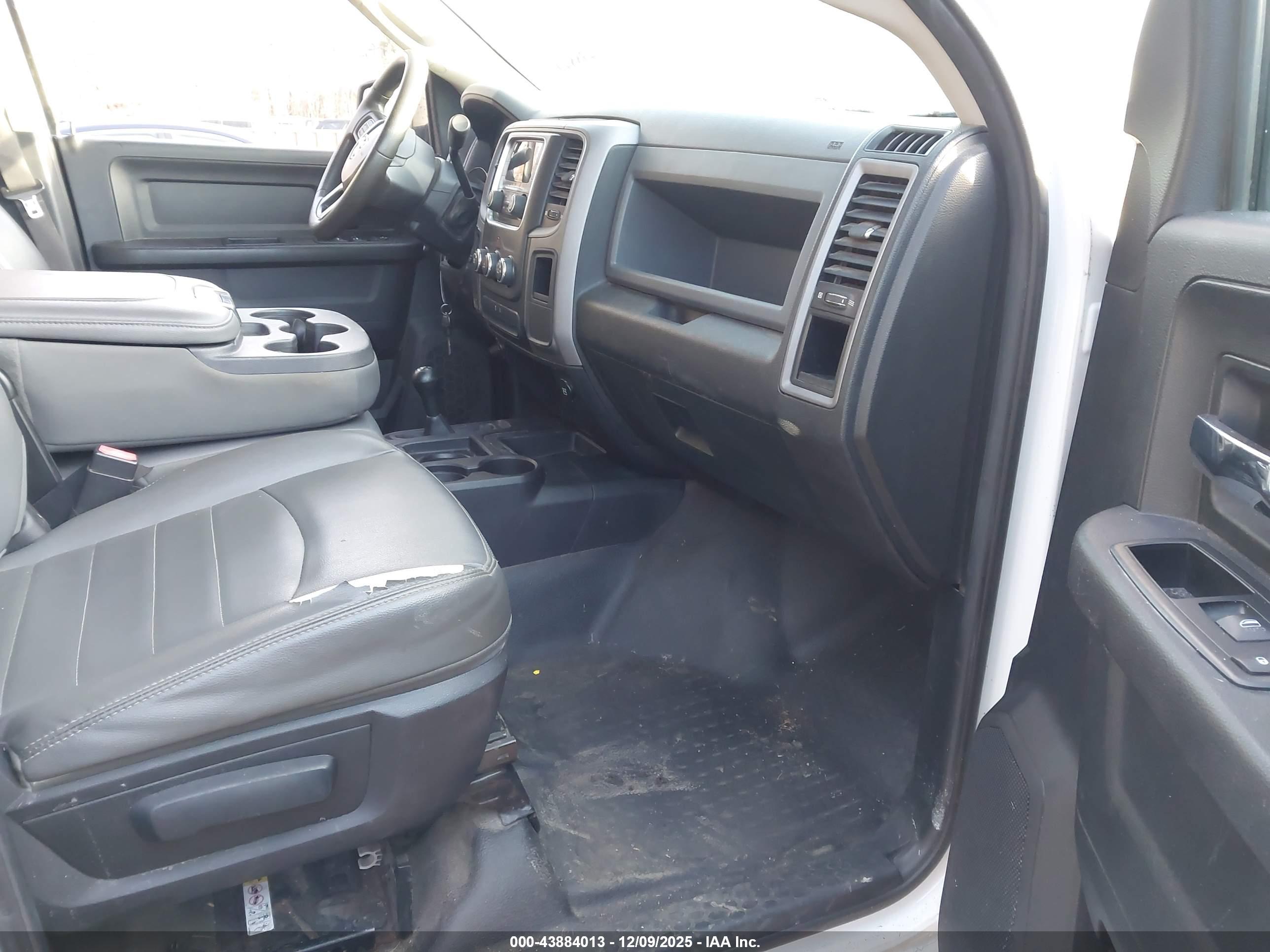 RAM 2500 image 5