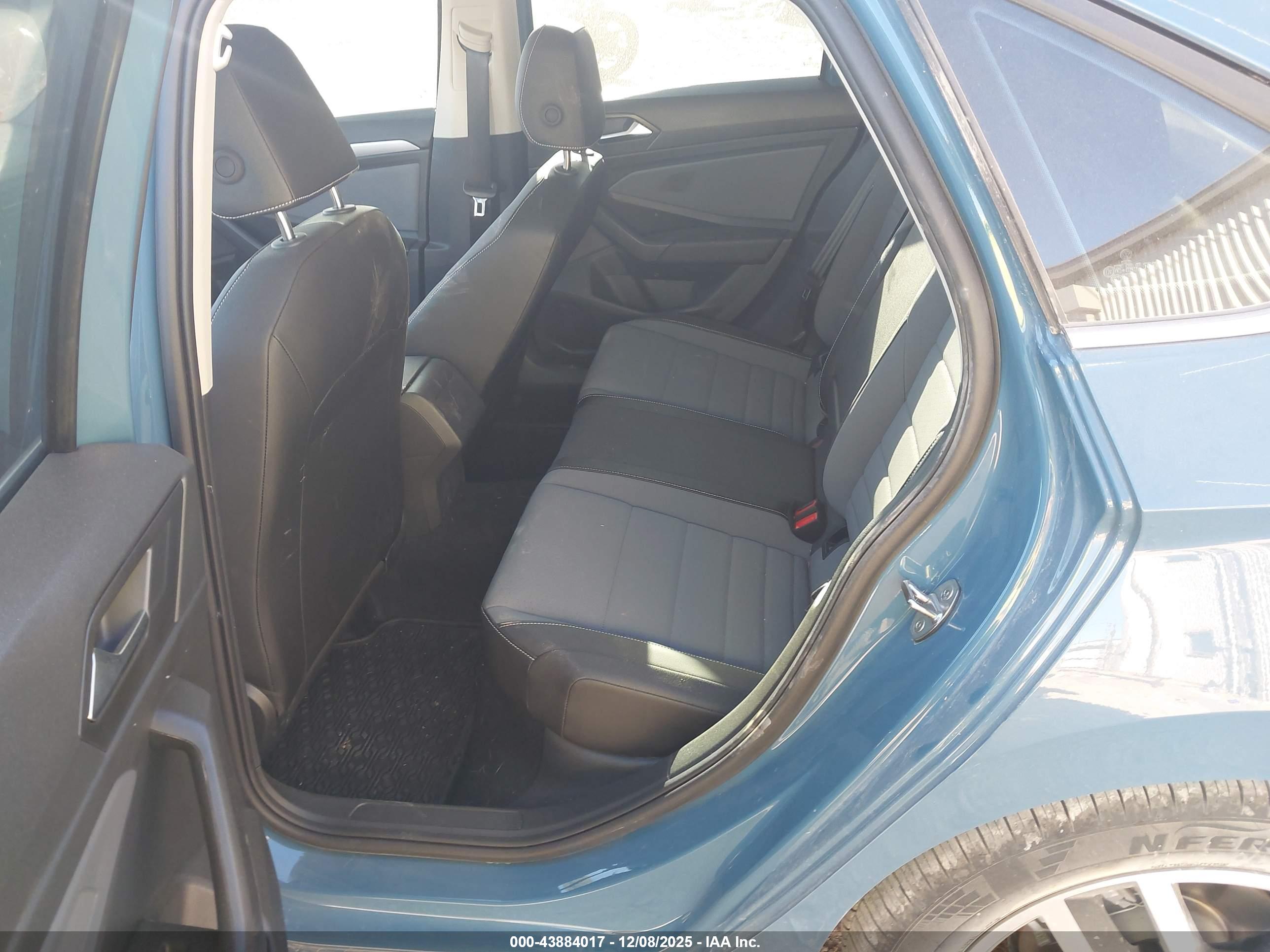 VOLKSWAGEN JETTA image 8