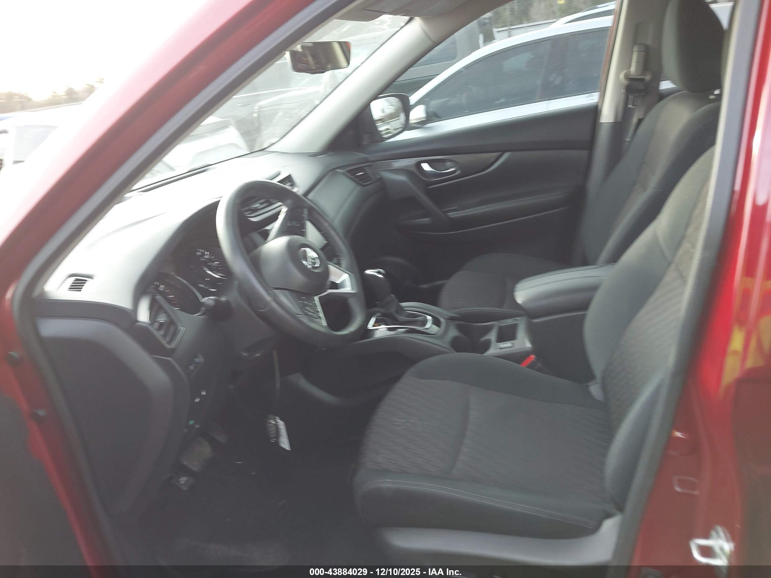 NISSAN ROGUE image 5