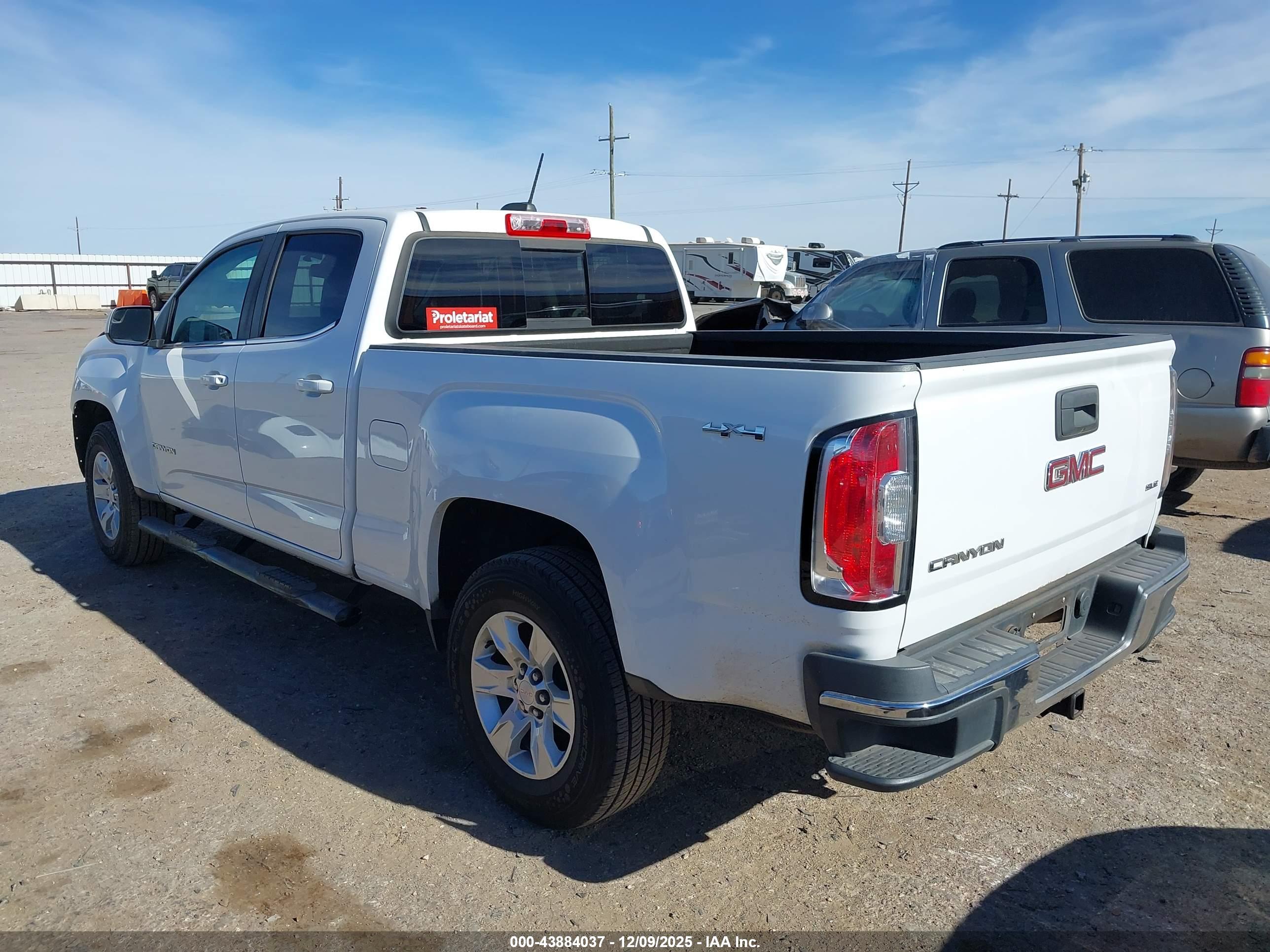 GMC CANYON image 3