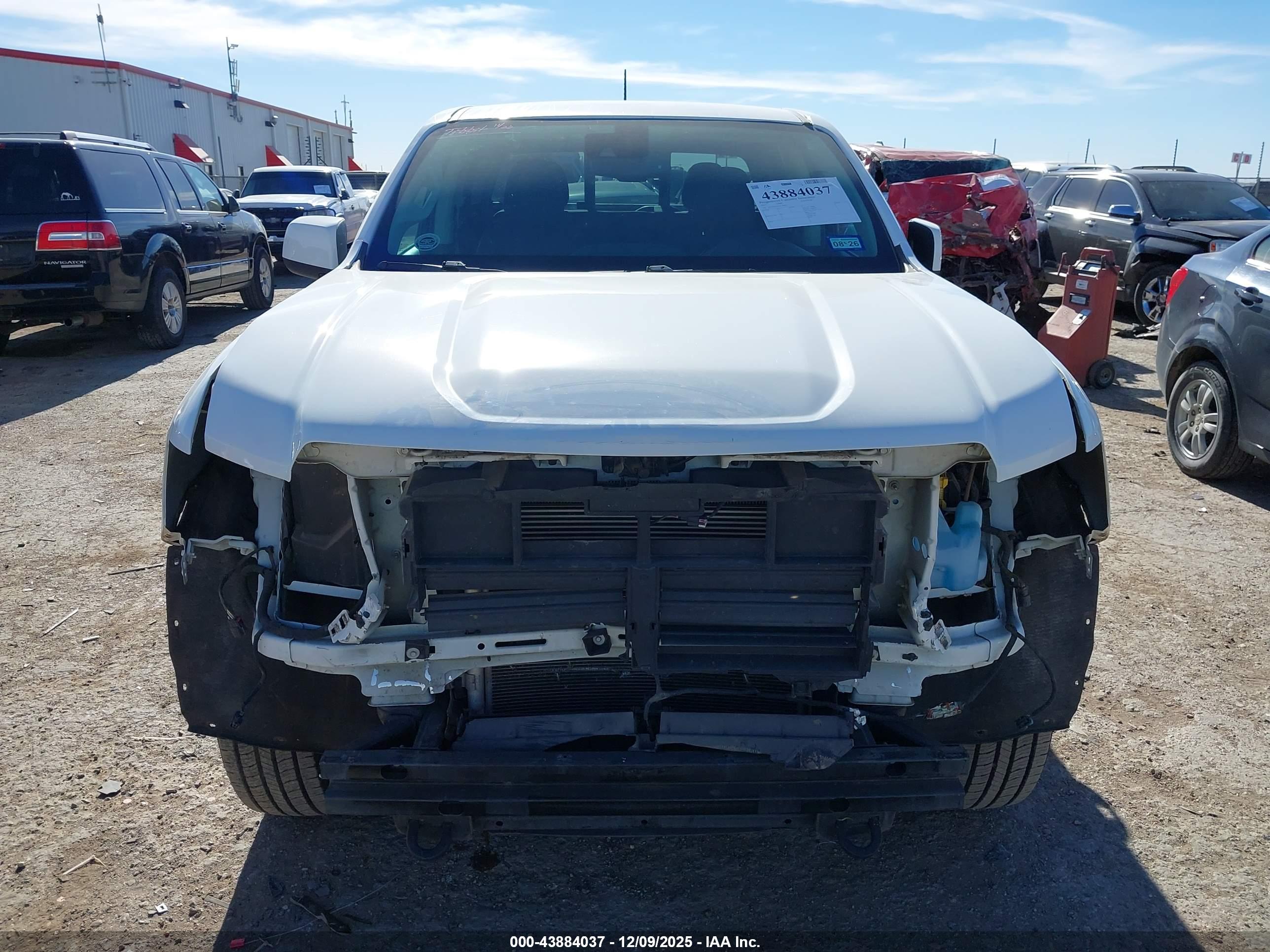 GMC CANYON image 6