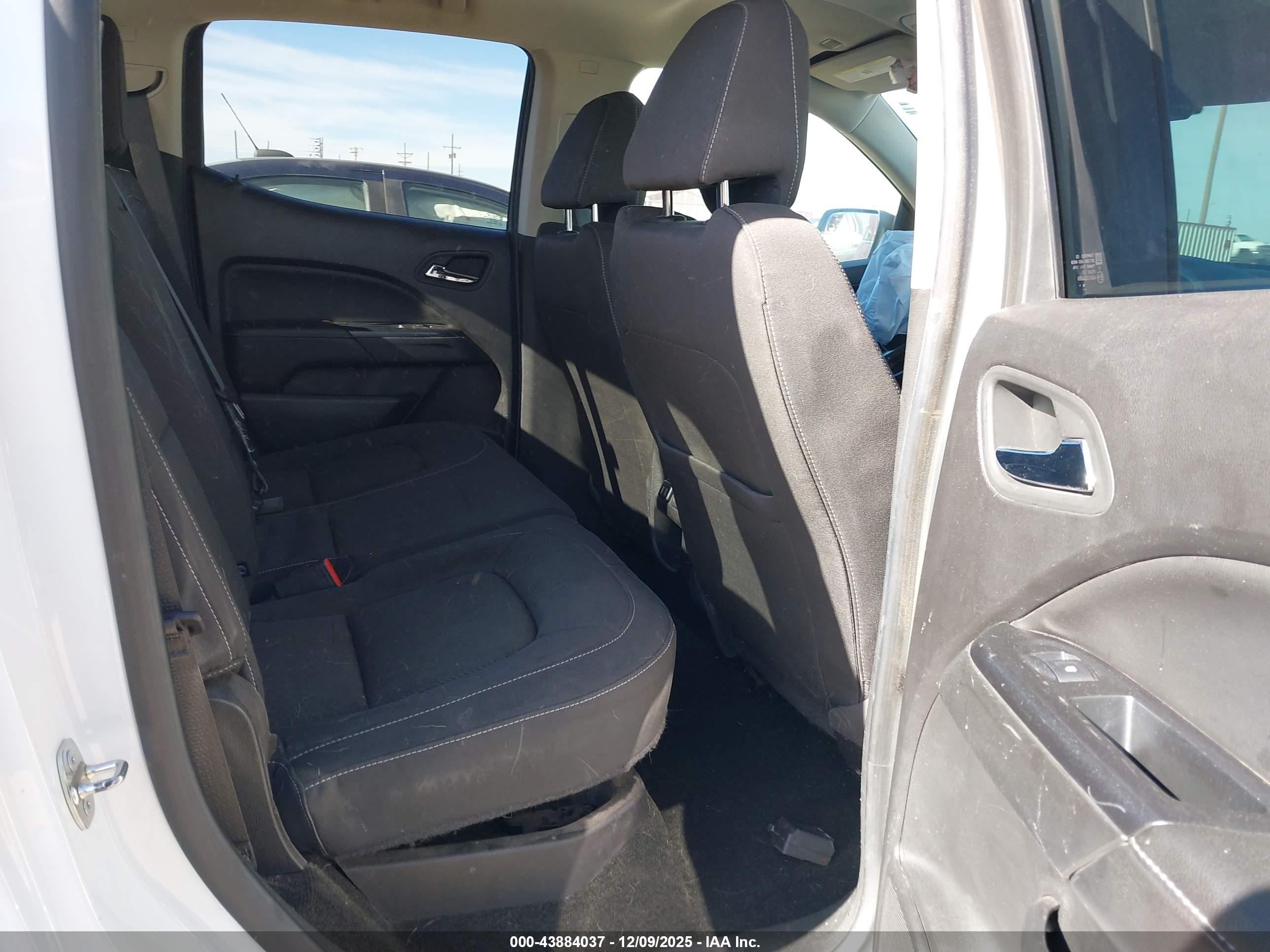 GMC CANYON image 8