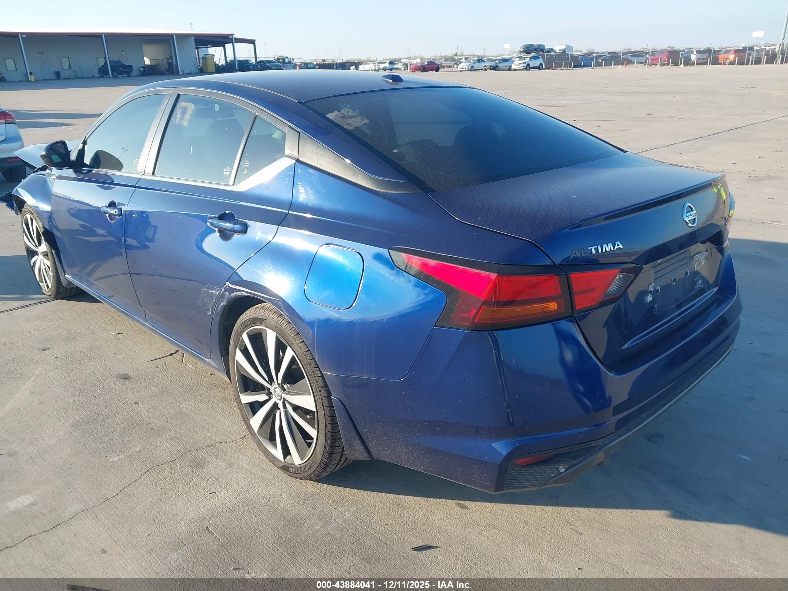 NISSAN ALTIMA image 3