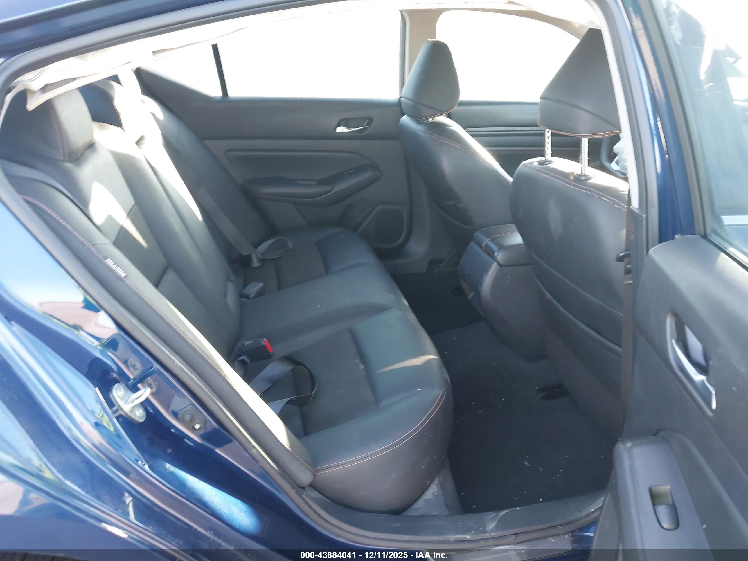 NISSAN ALTIMA image 8