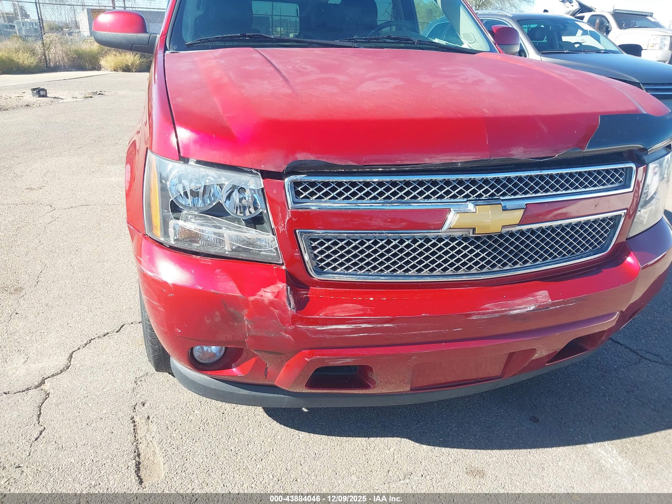 CHEVROLET SUBURBAN image 6