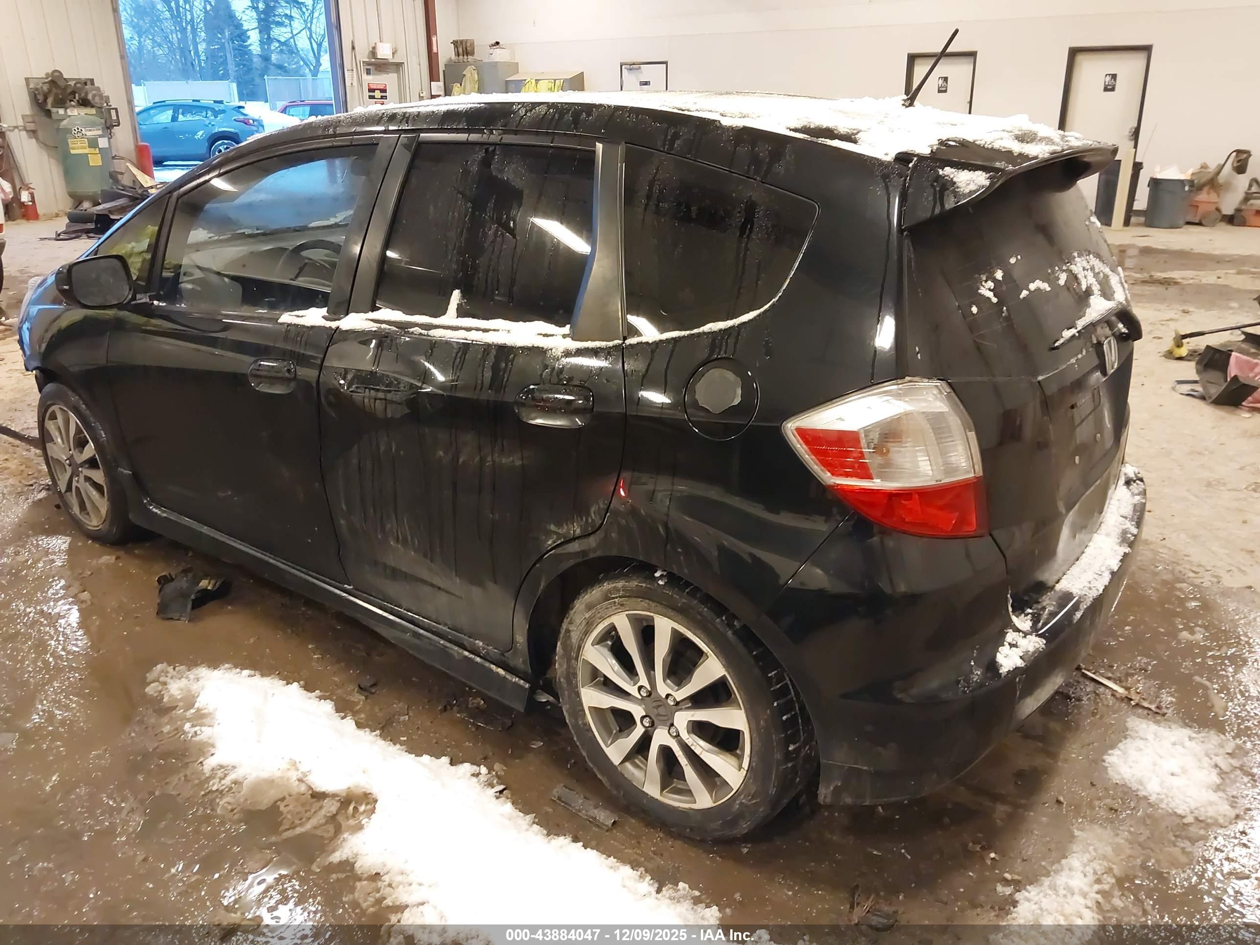 HONDA FIT image 3