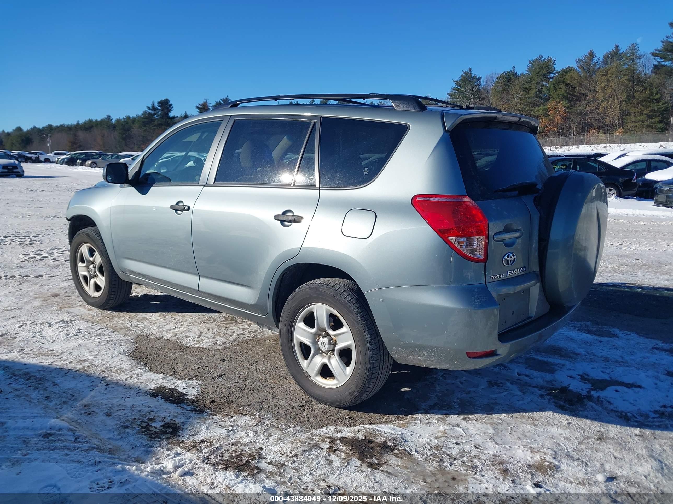 TOYOTA RAV4 image 3