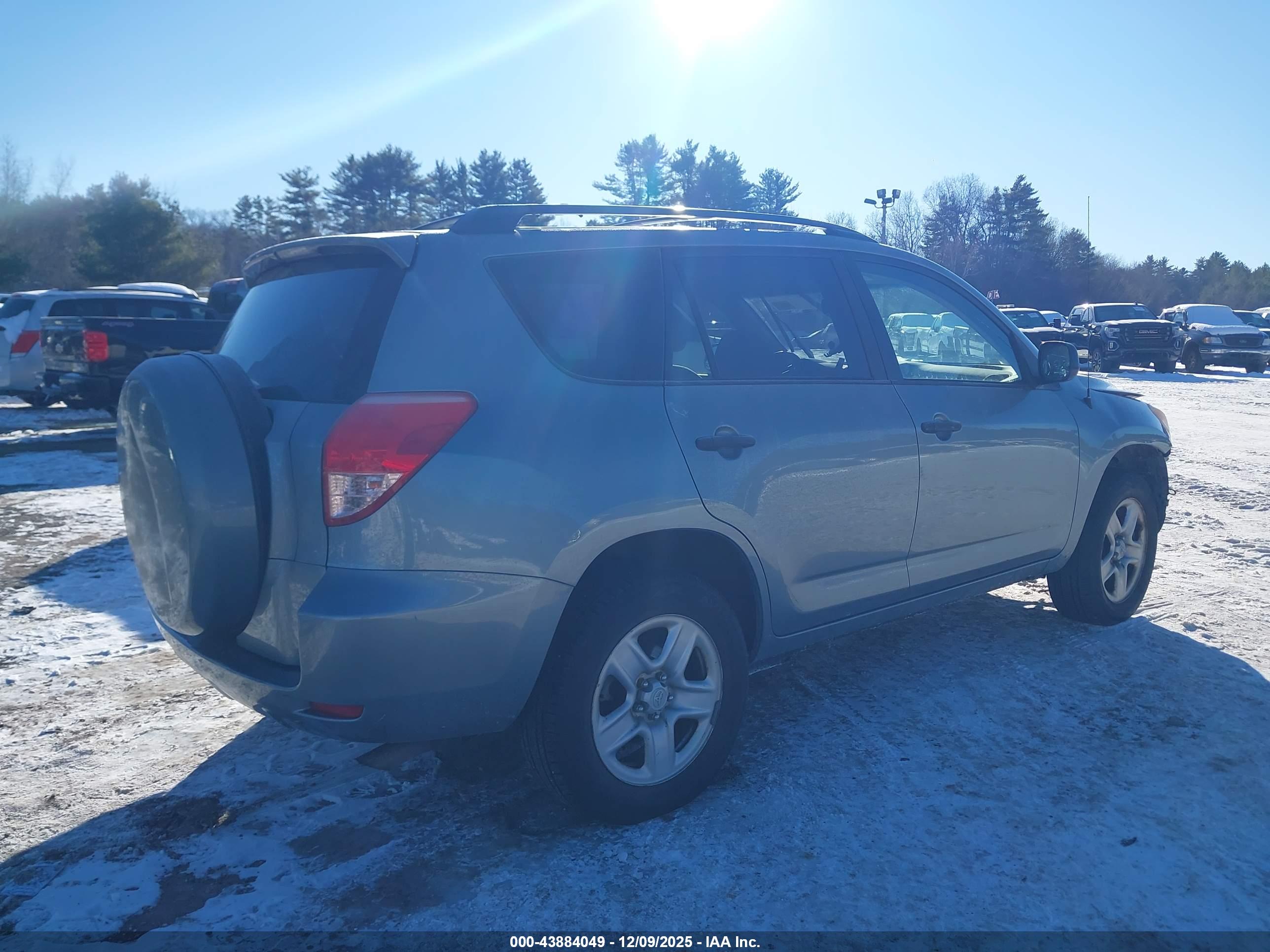 TOYOTA RAV4 image 4