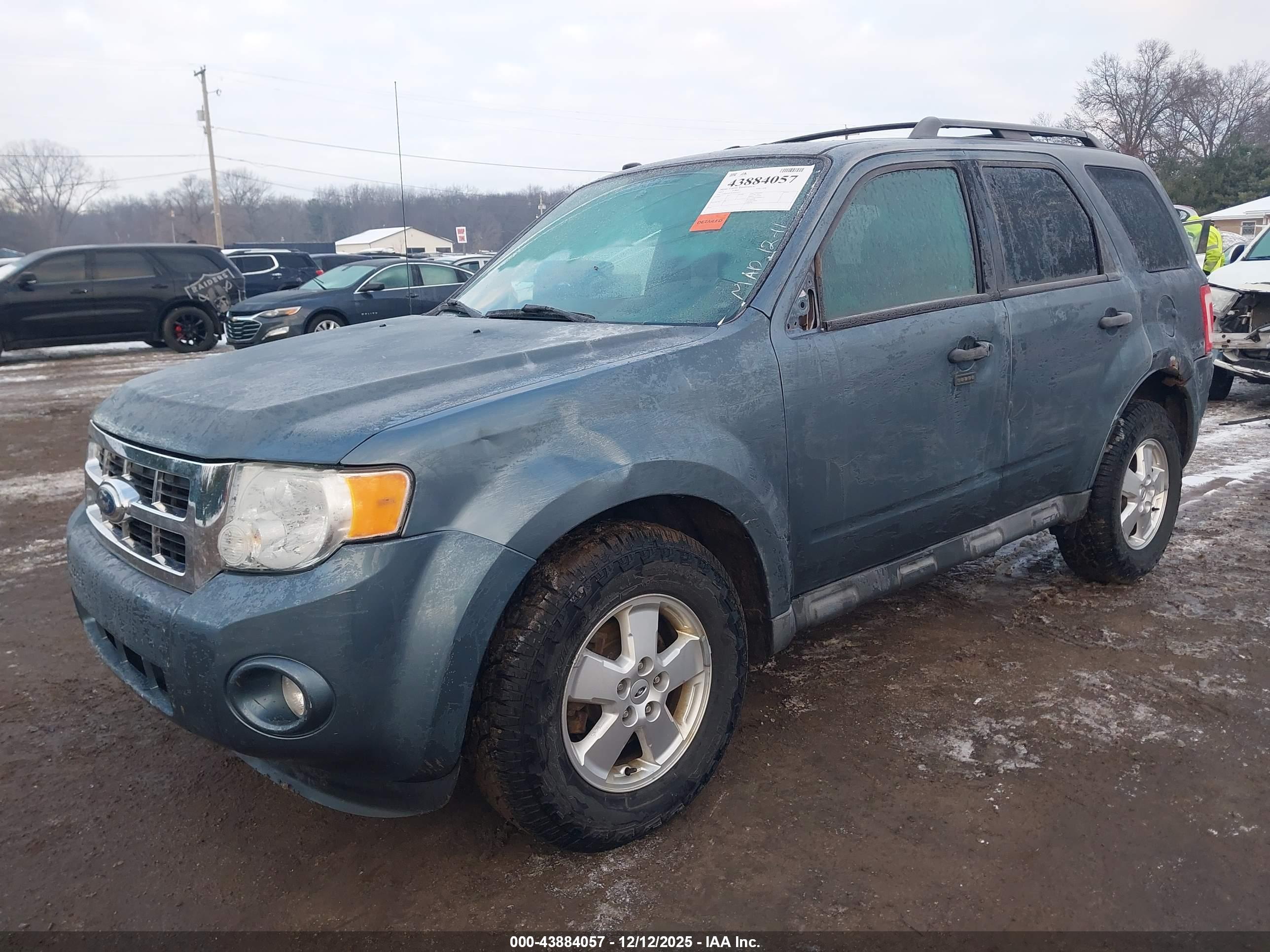 FORD ESCAPE image 2