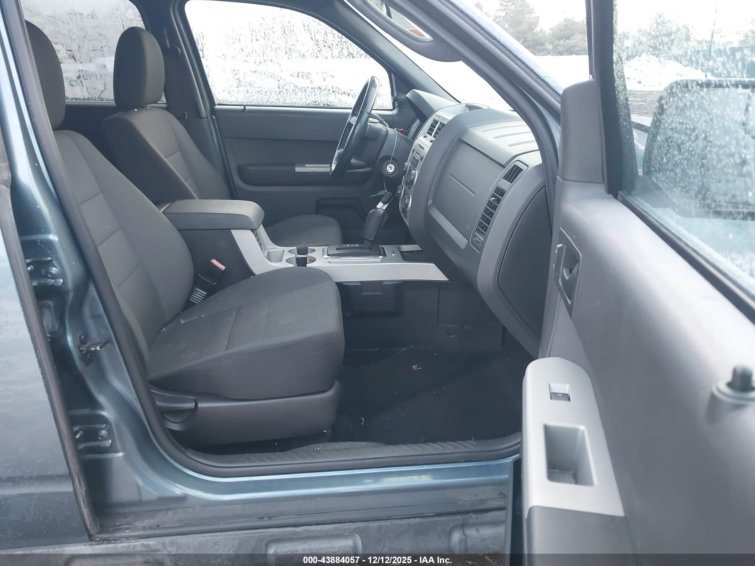 FORD ESCAPE image 5