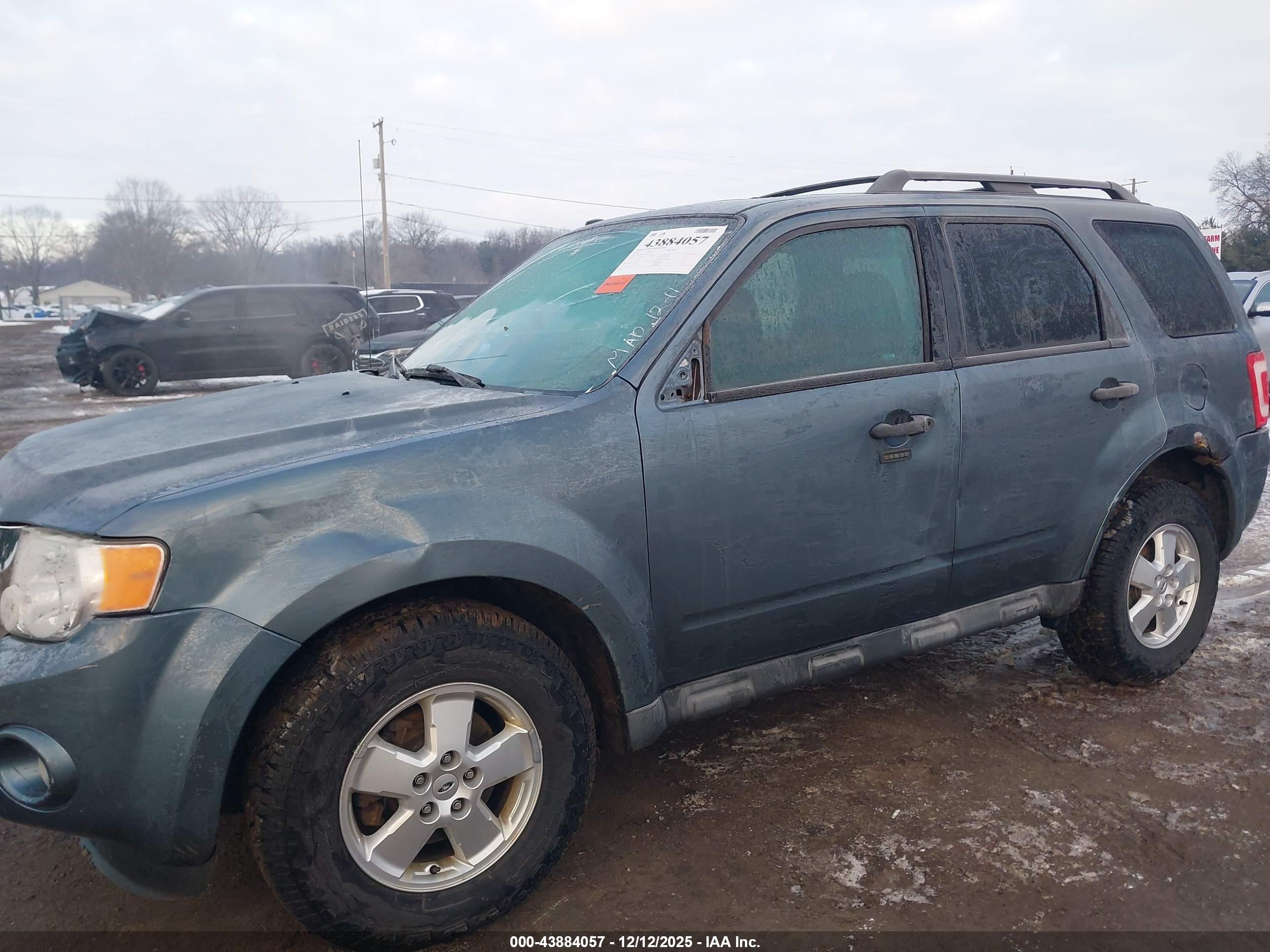 FORD ESCAPE image 6
