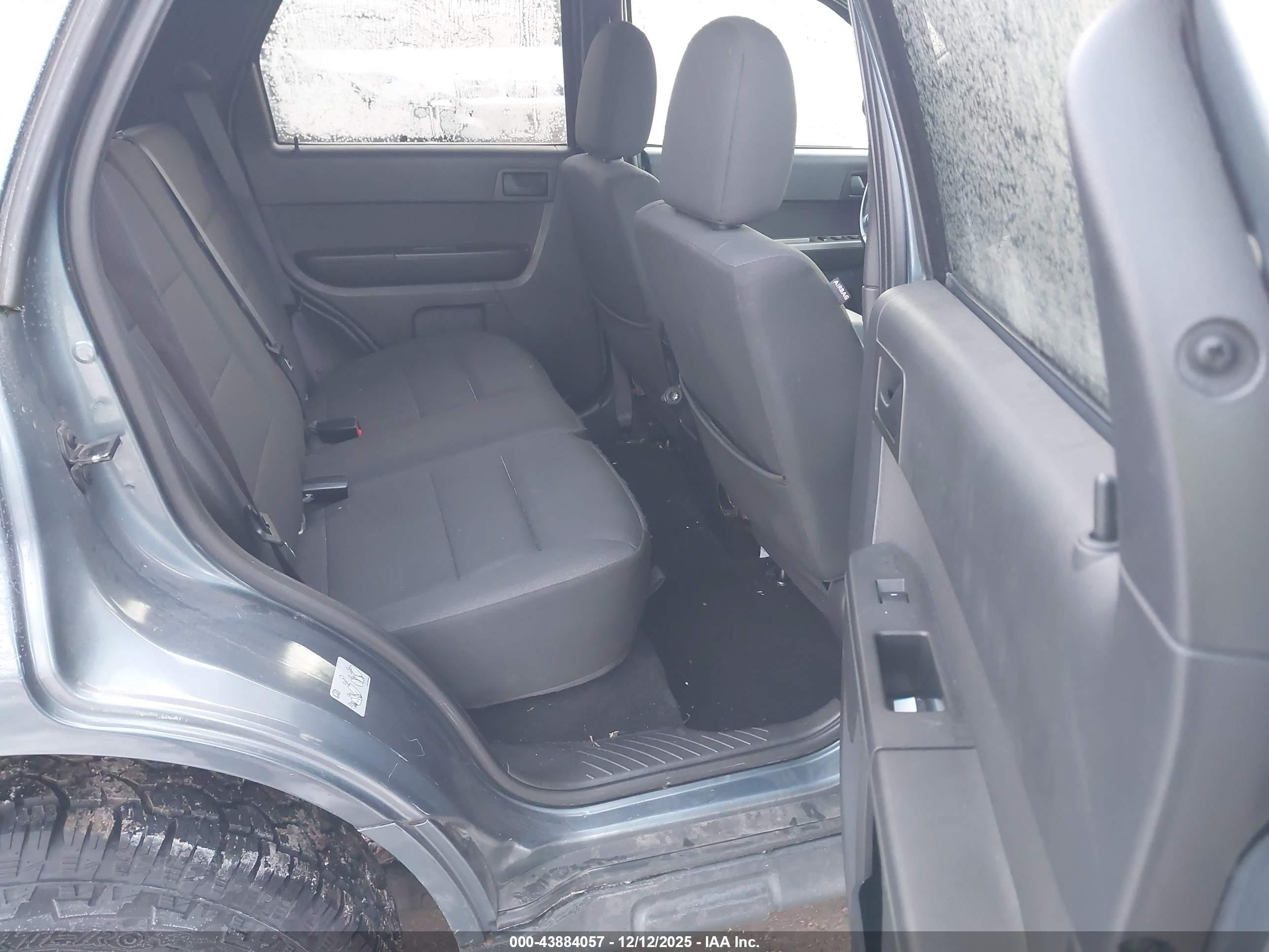 FORD ESCAPE image 8