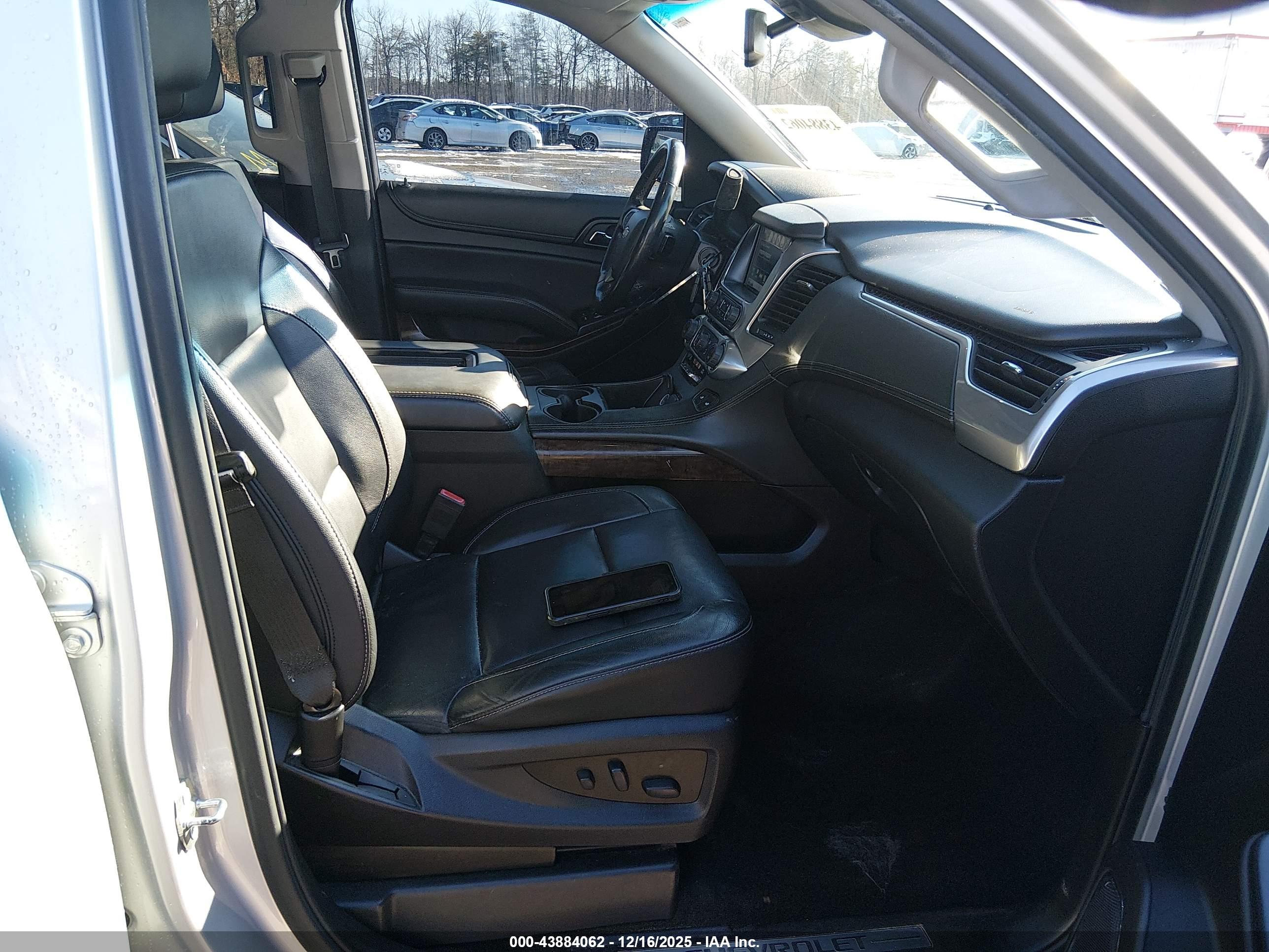 CHEVROLET TAHOE image 5
