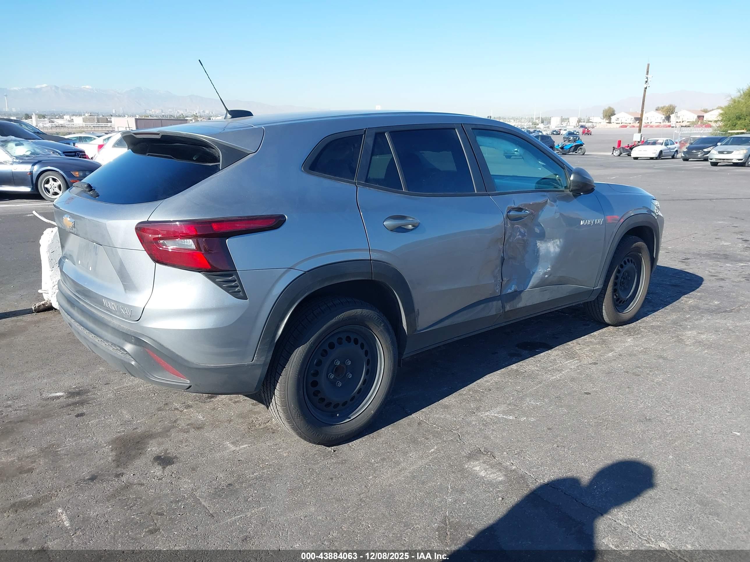 CHEVROLET TRAX image 4