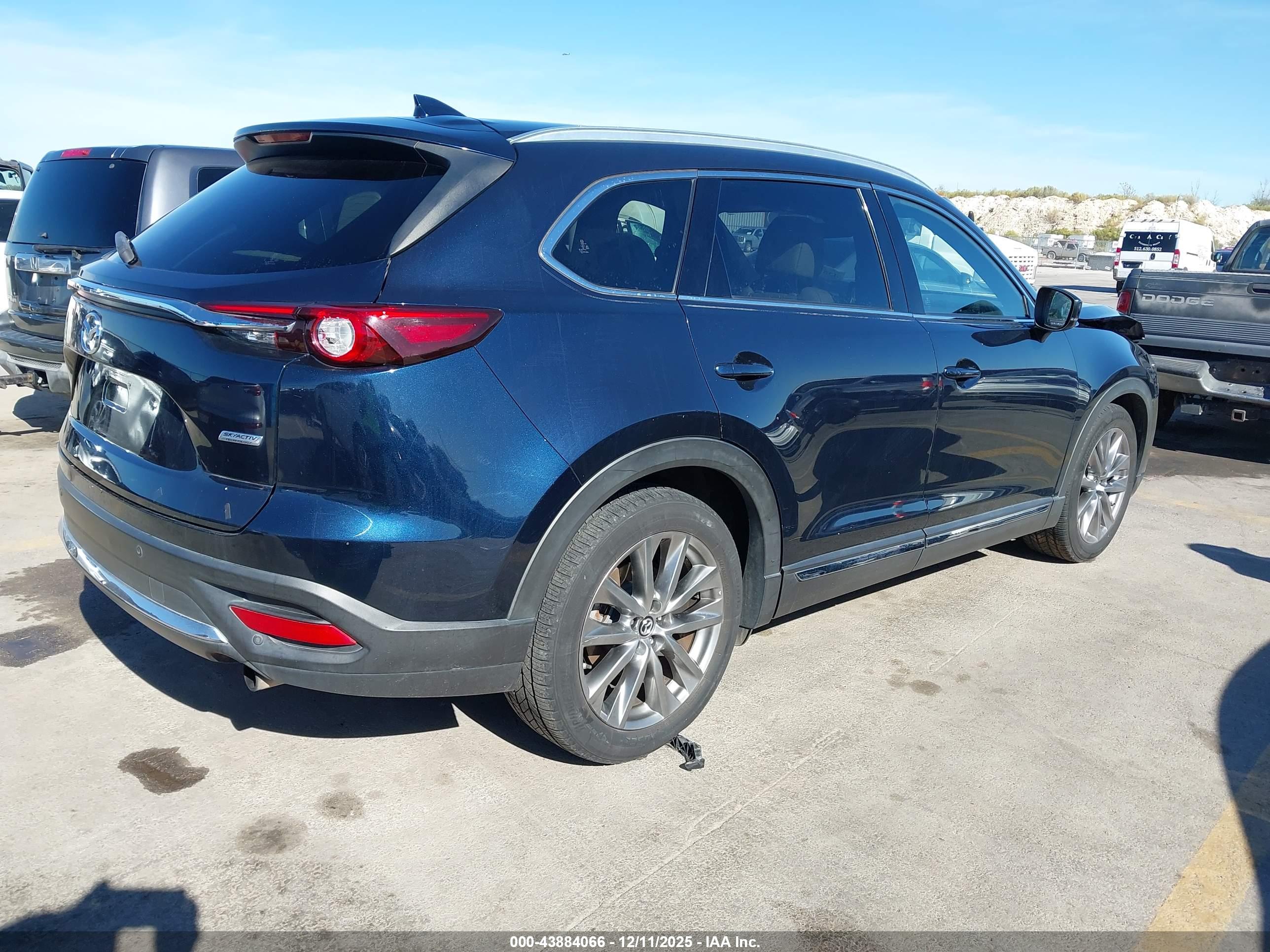 MAZDA CX-9 image 4