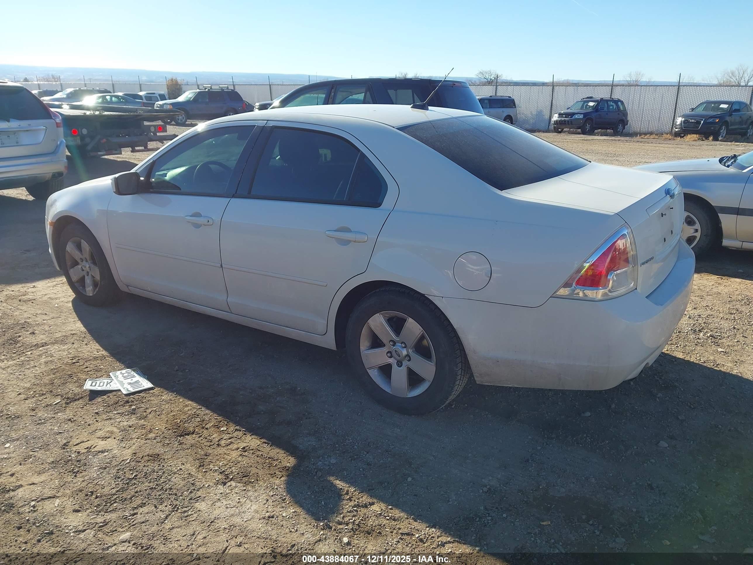 FORD FUSION image 3