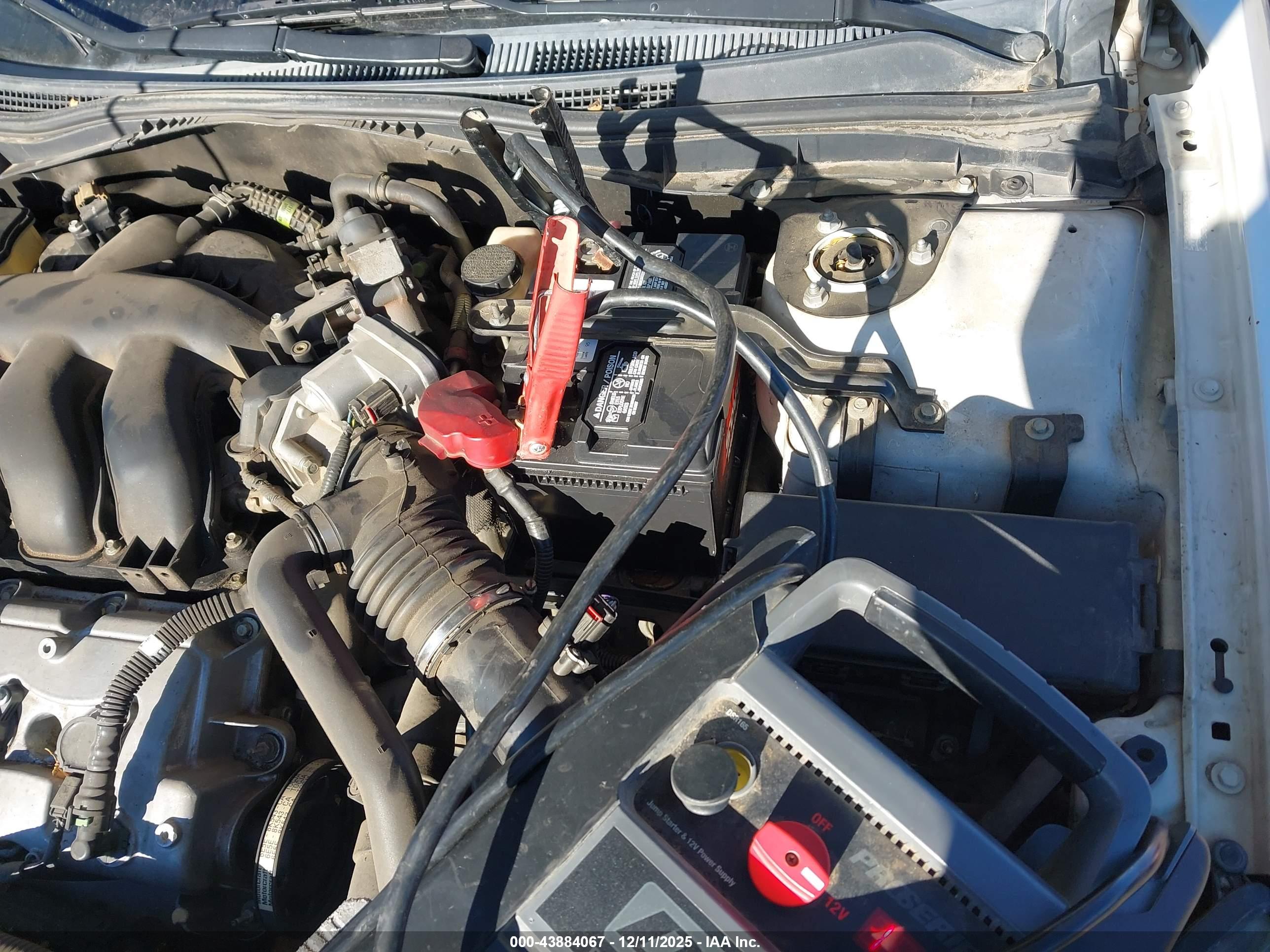 FORD FUSION image 6