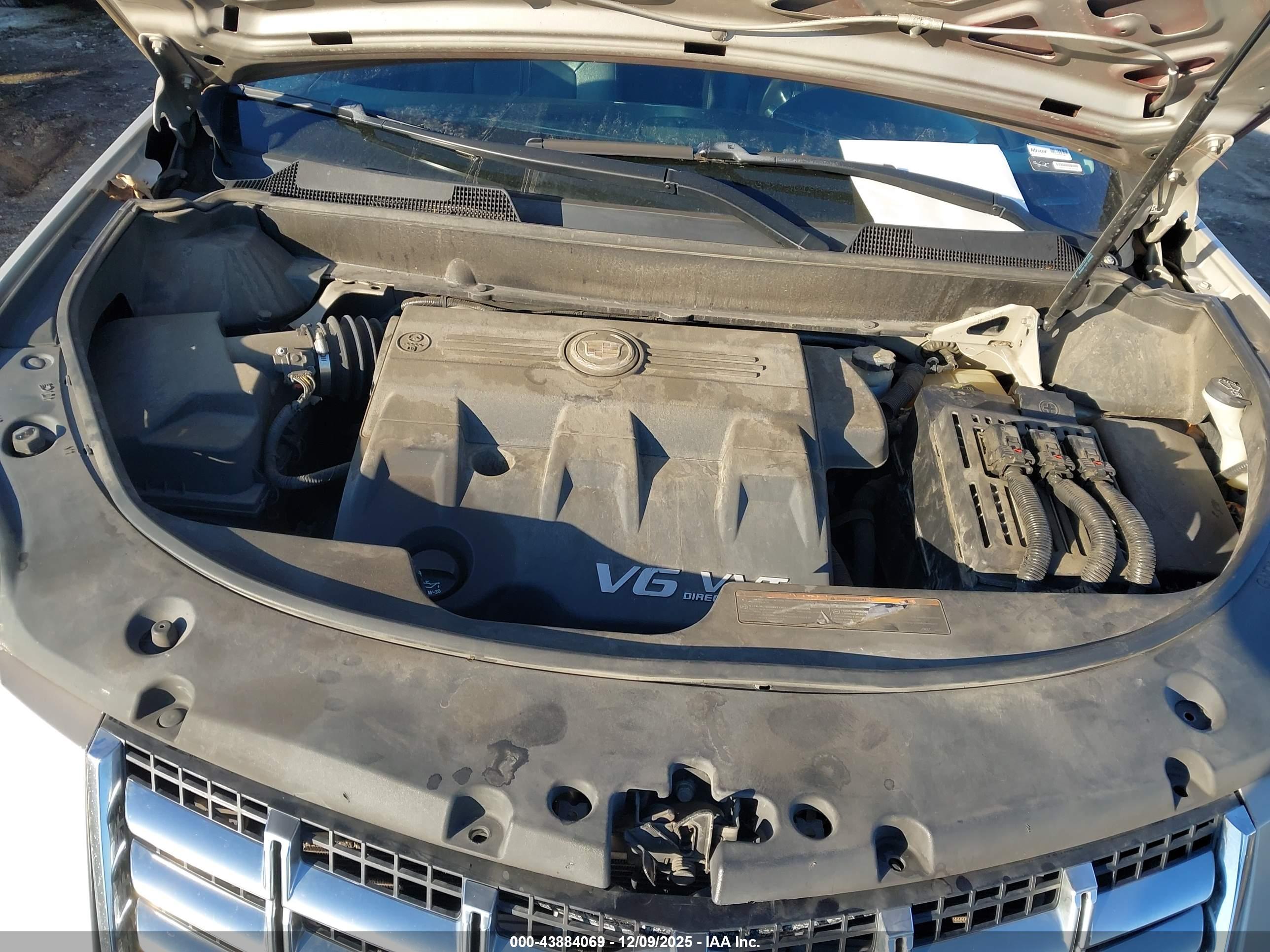 CADILLAC SRX image 10