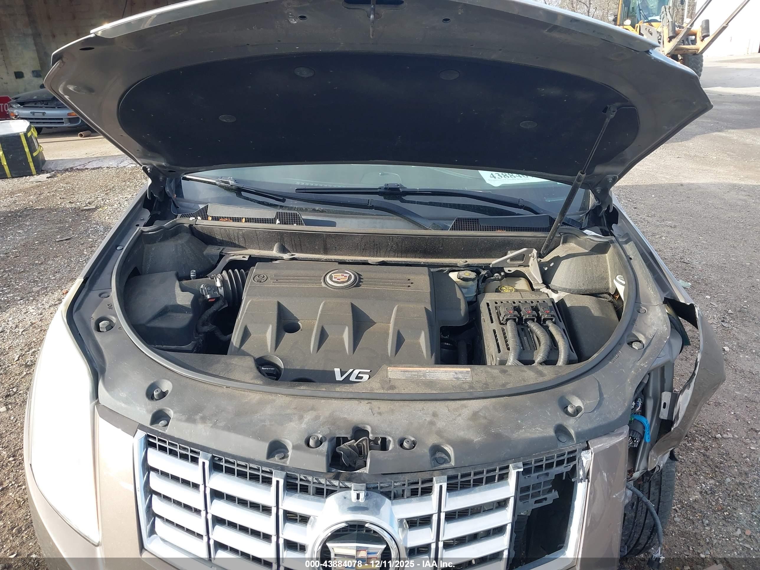 CADILLAC SRX image 10