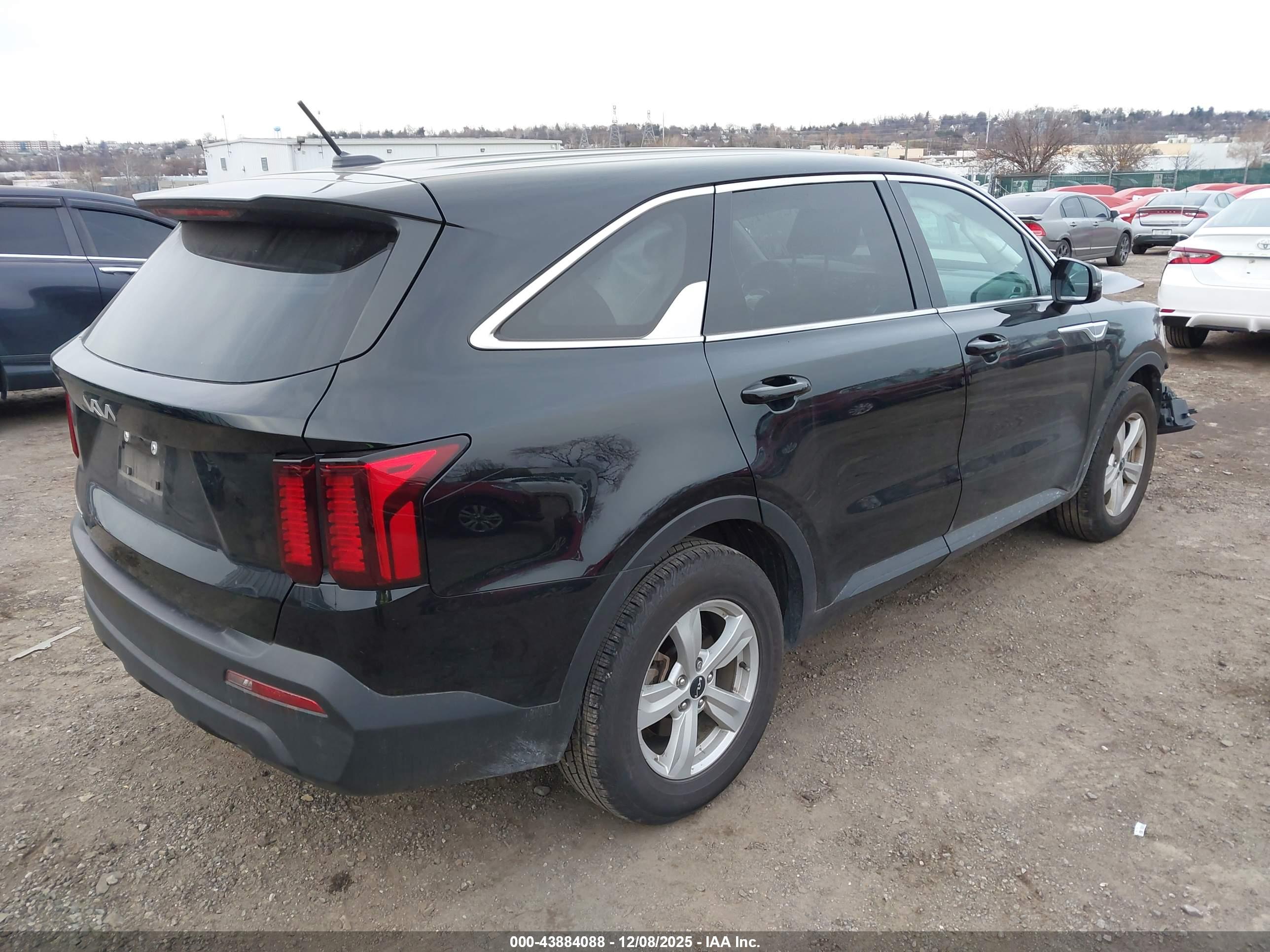 KIA SORENTO image 4