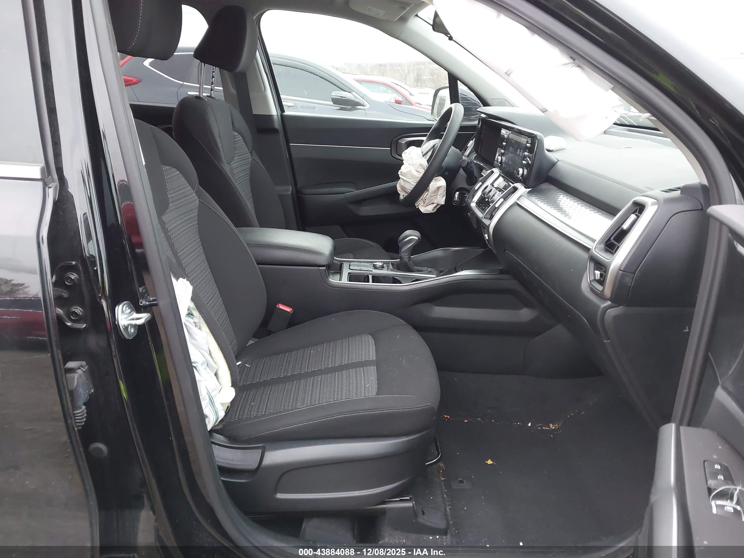 KIA SORENTO image 5