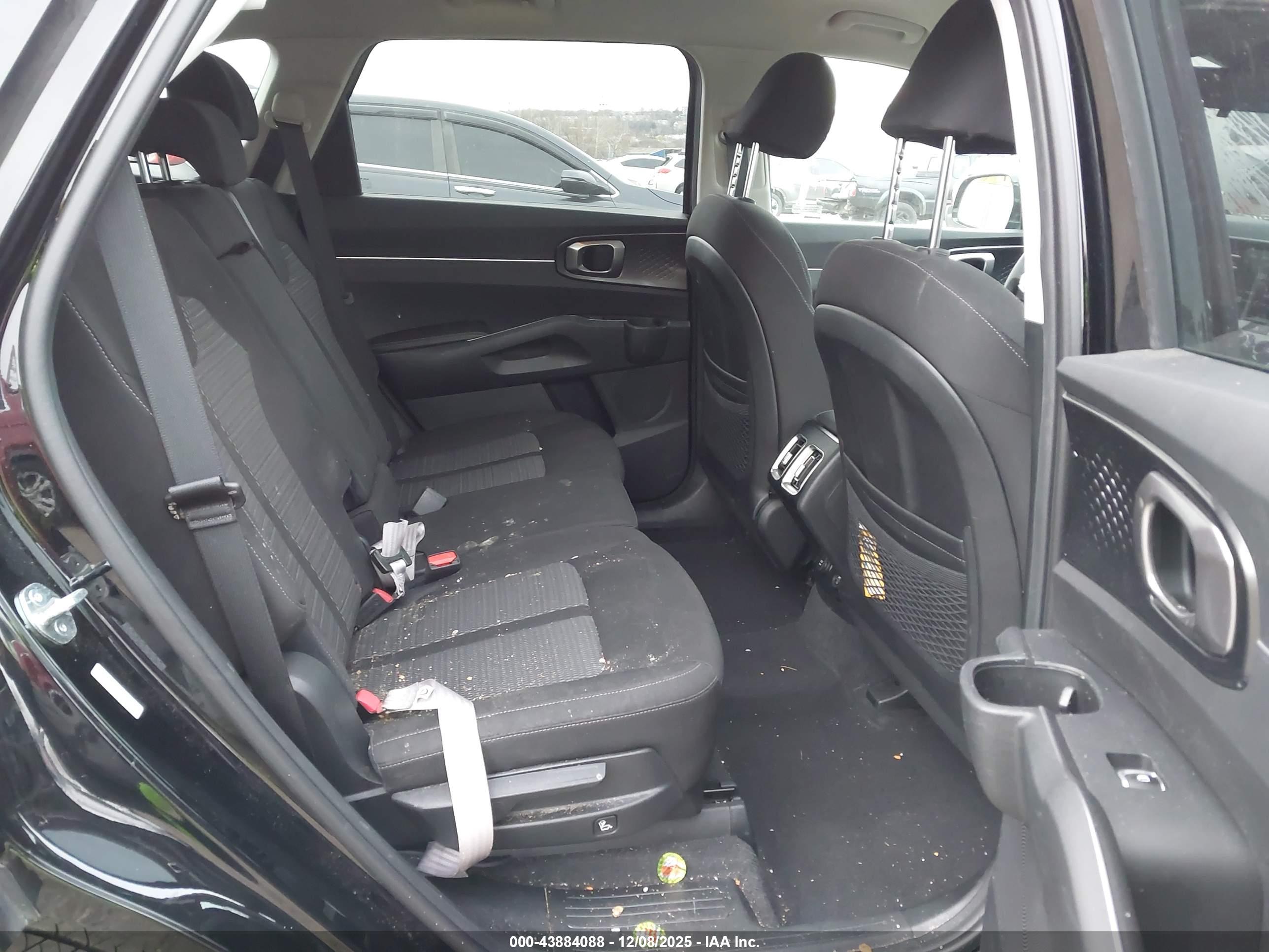 KIA SORENTO image 8
