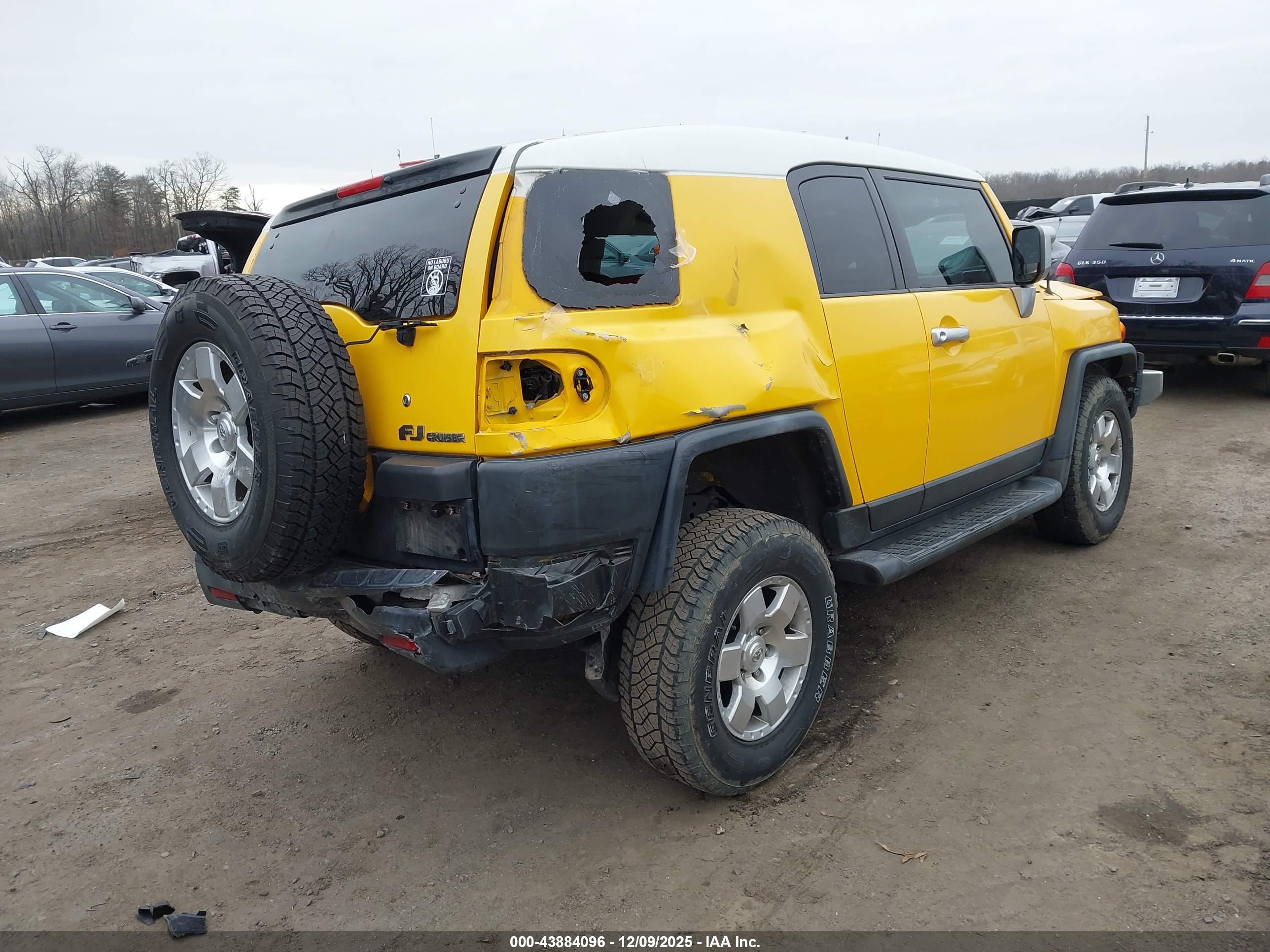 TOYOTA FJ image 4