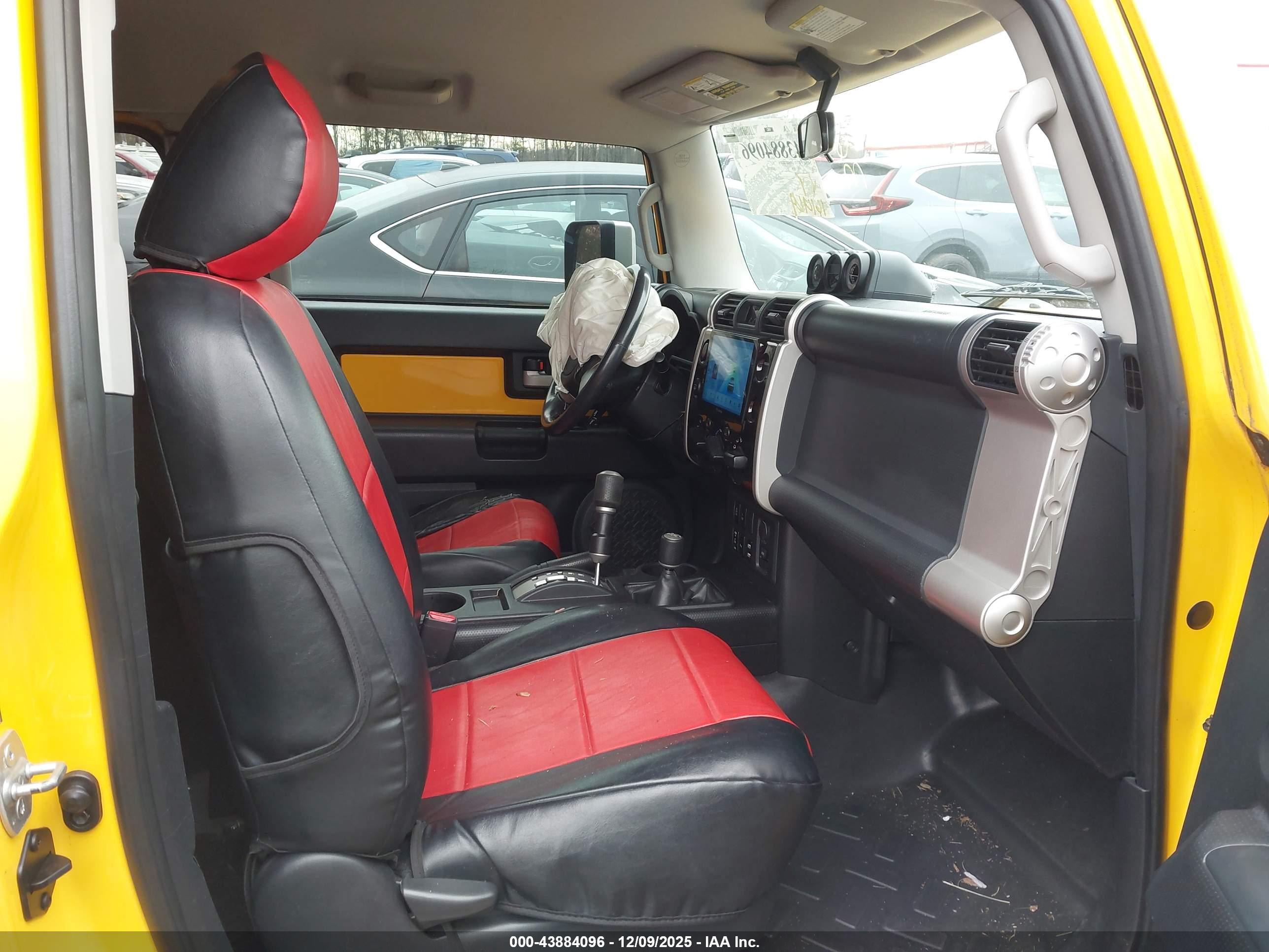 TOYOTA FJ image 5