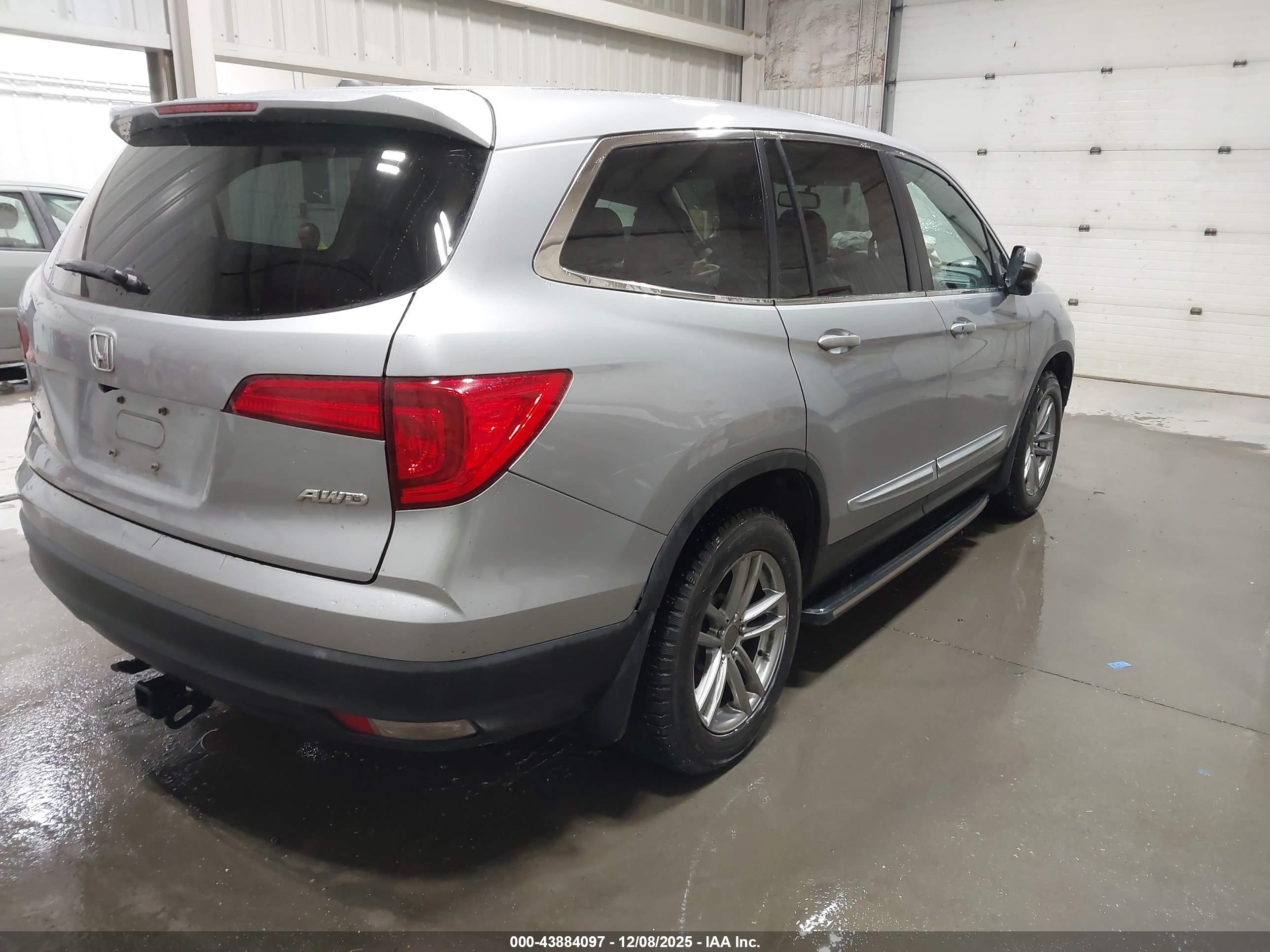 HONDA PILOT image 4