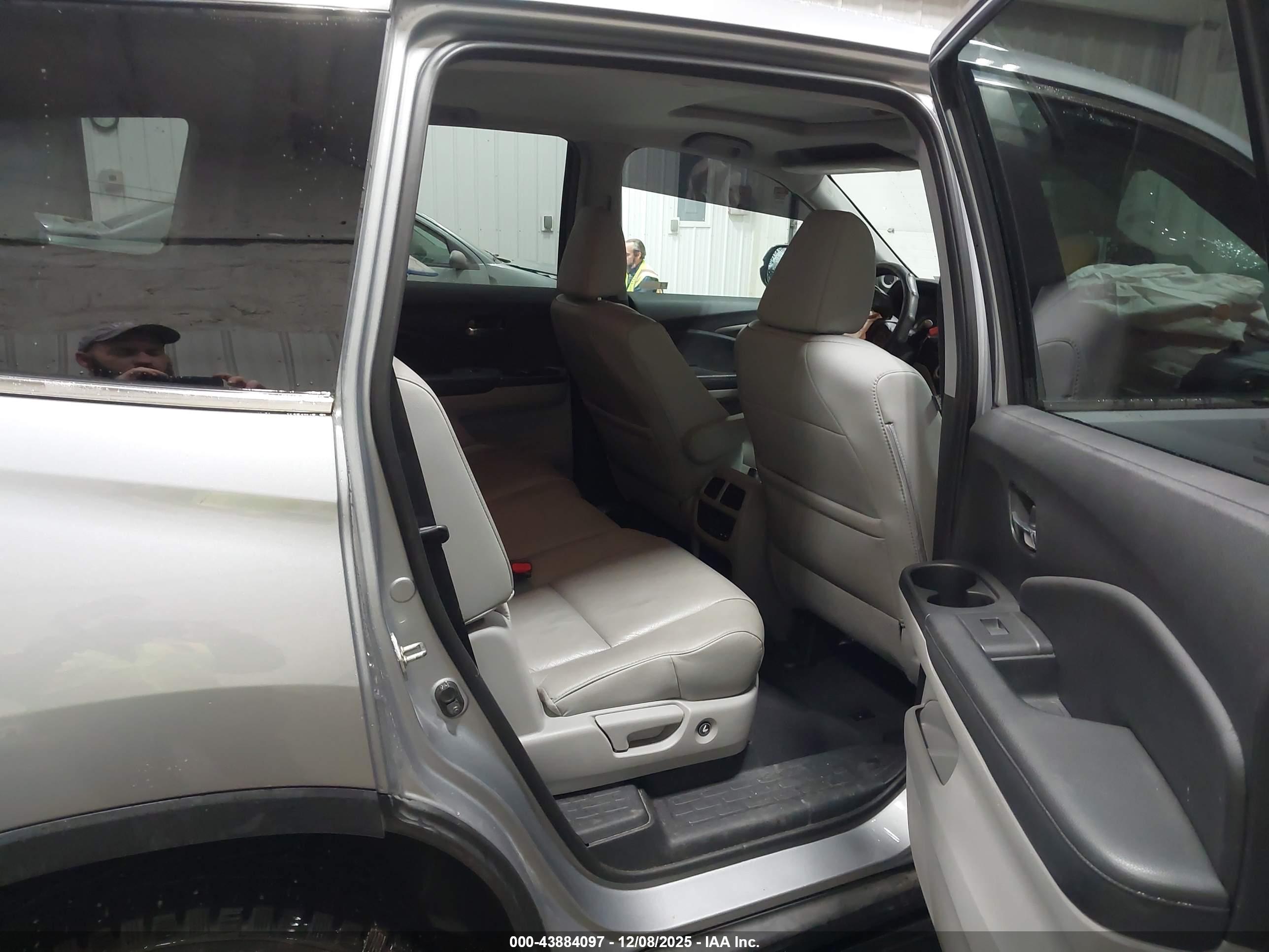HONDA PILOT image 8