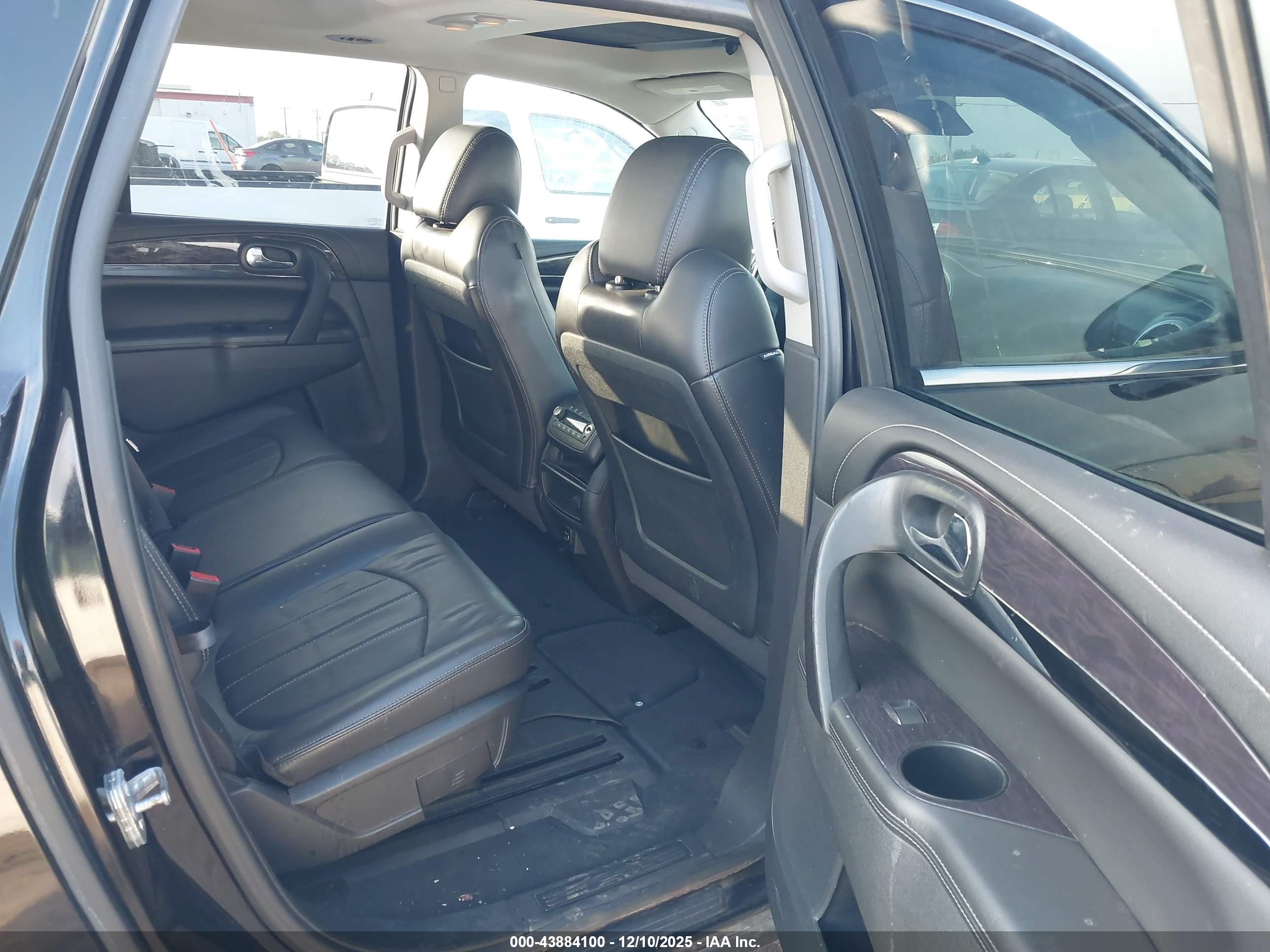 BUICK ENCLAVE image 8