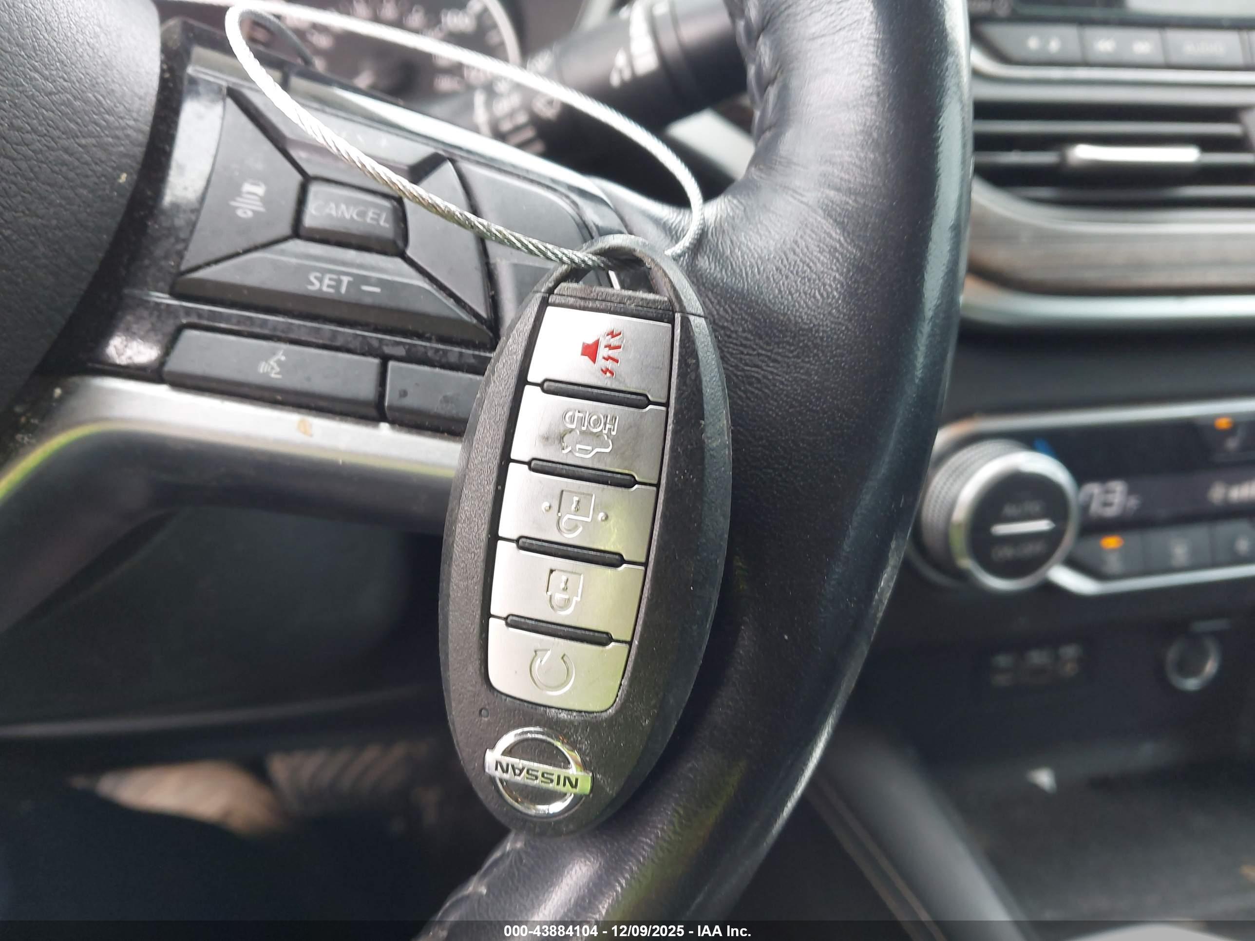 NISSAN ALTIMA image 11