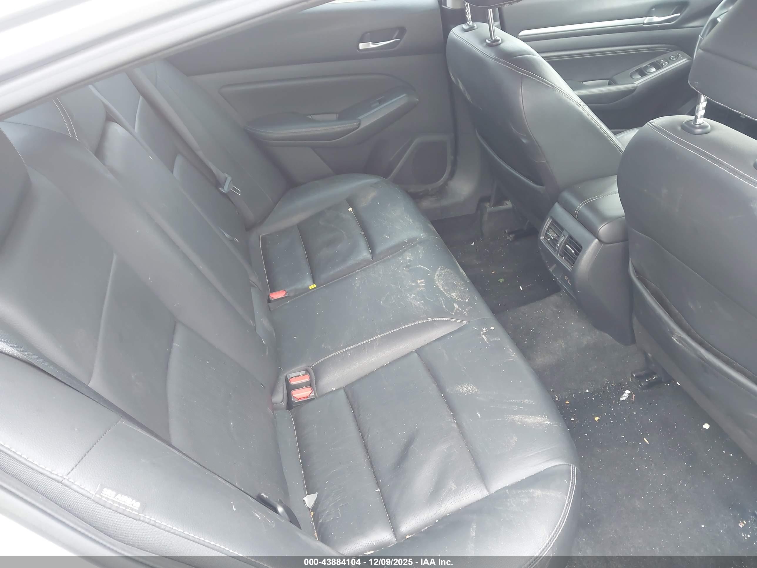 NISSAN ALTIMA image 8