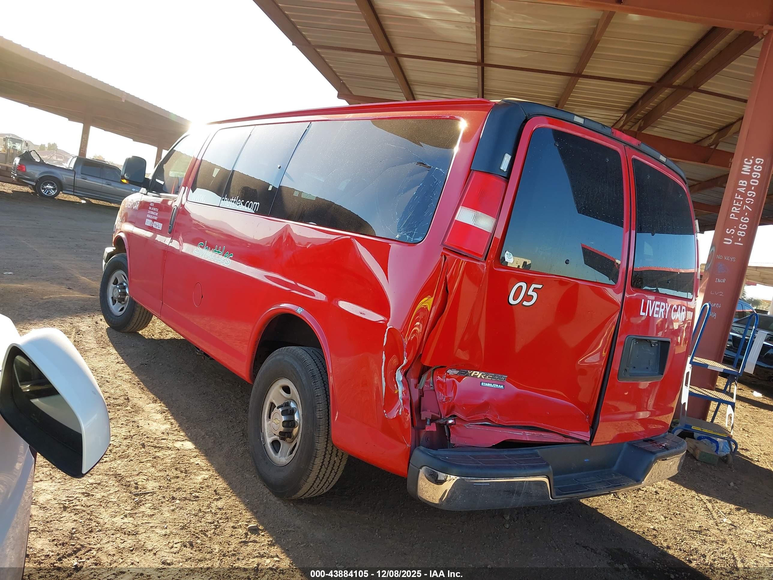 CHEVROLET EXPRESS image 3