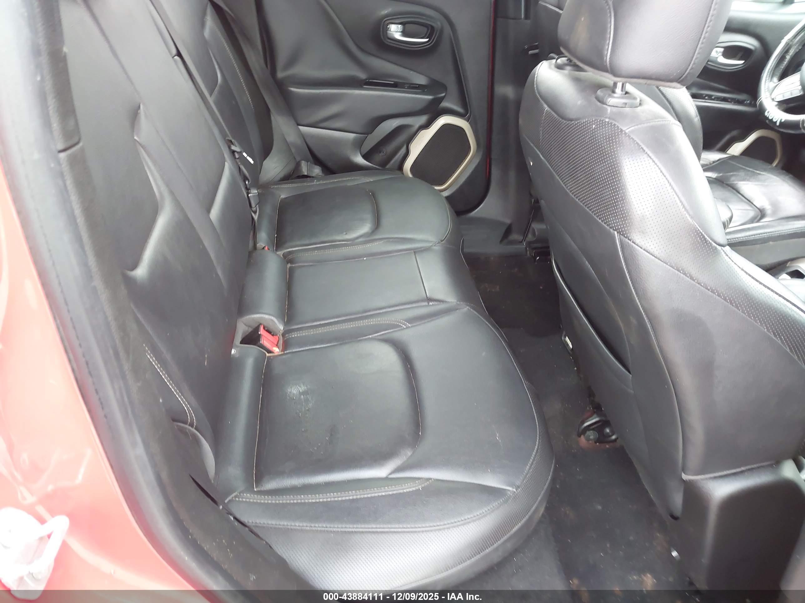 JEEP RENEGADE image 8