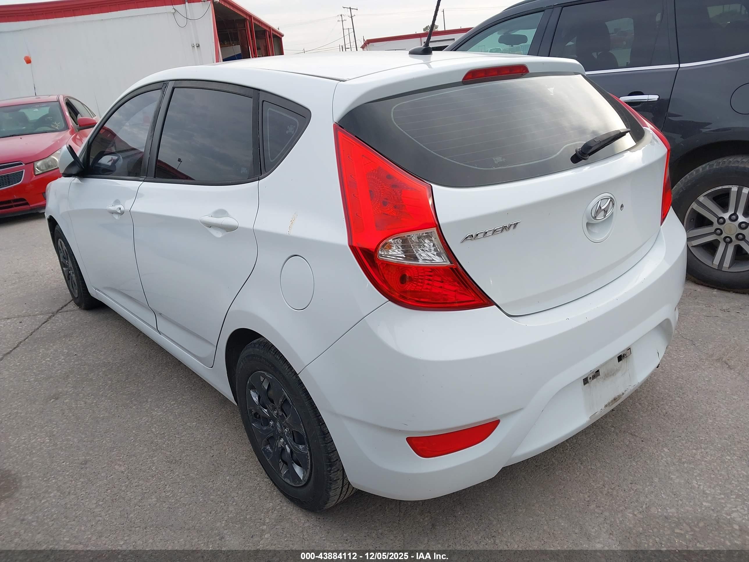 HYUNDAI ACCENT image 3