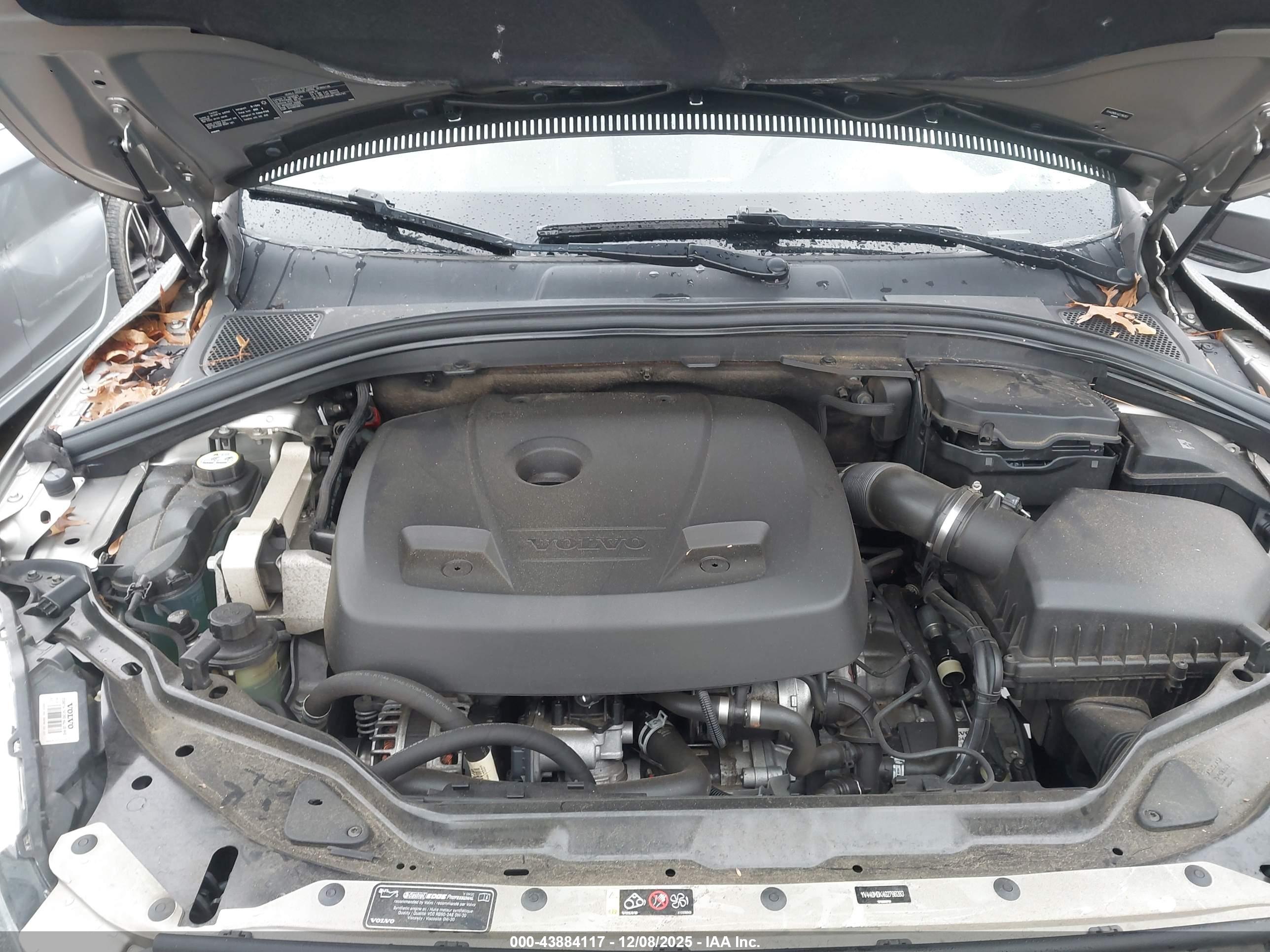 VOLVO XC60 image 10