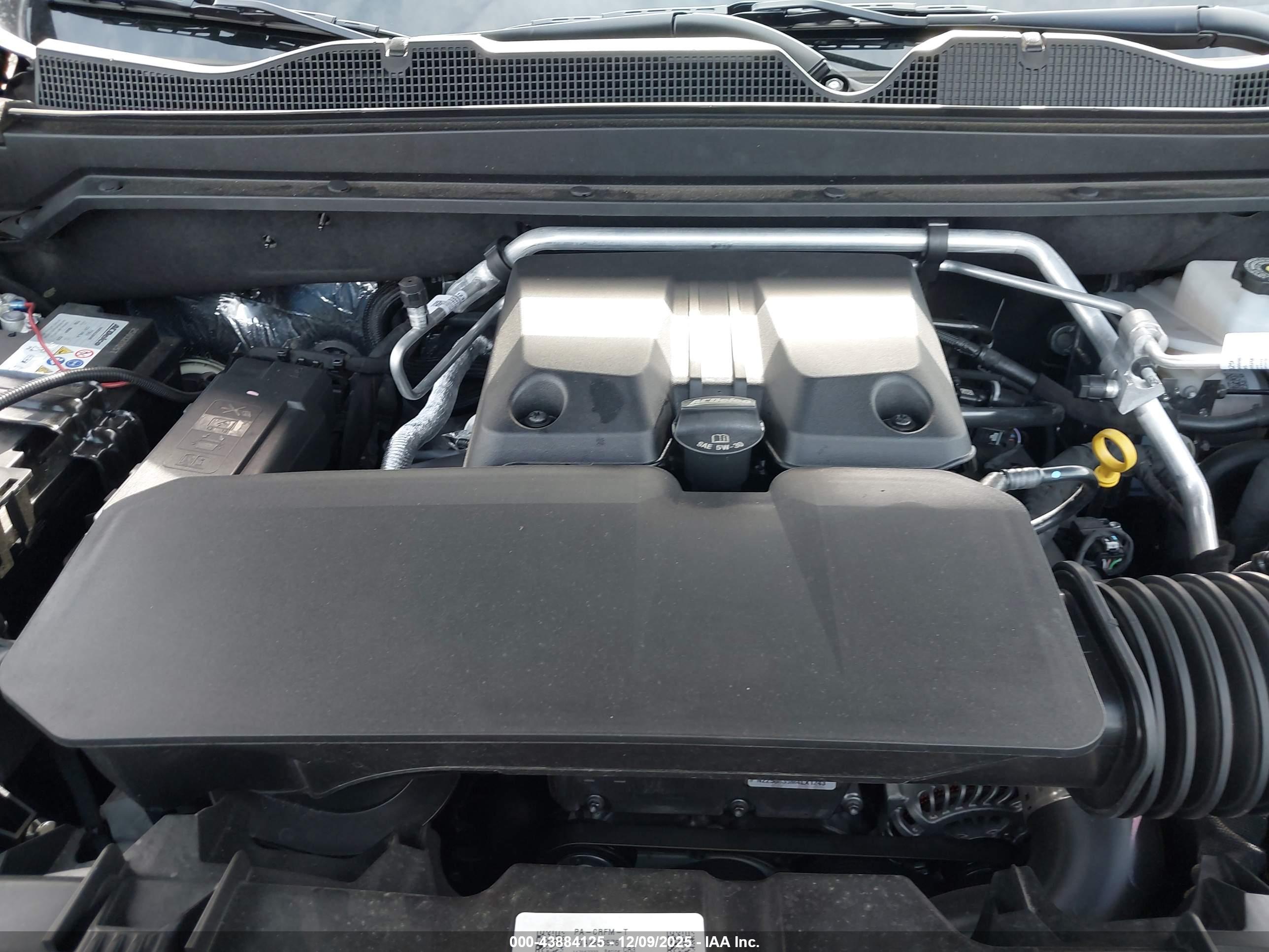 CHEVROLET COLORADO image 10